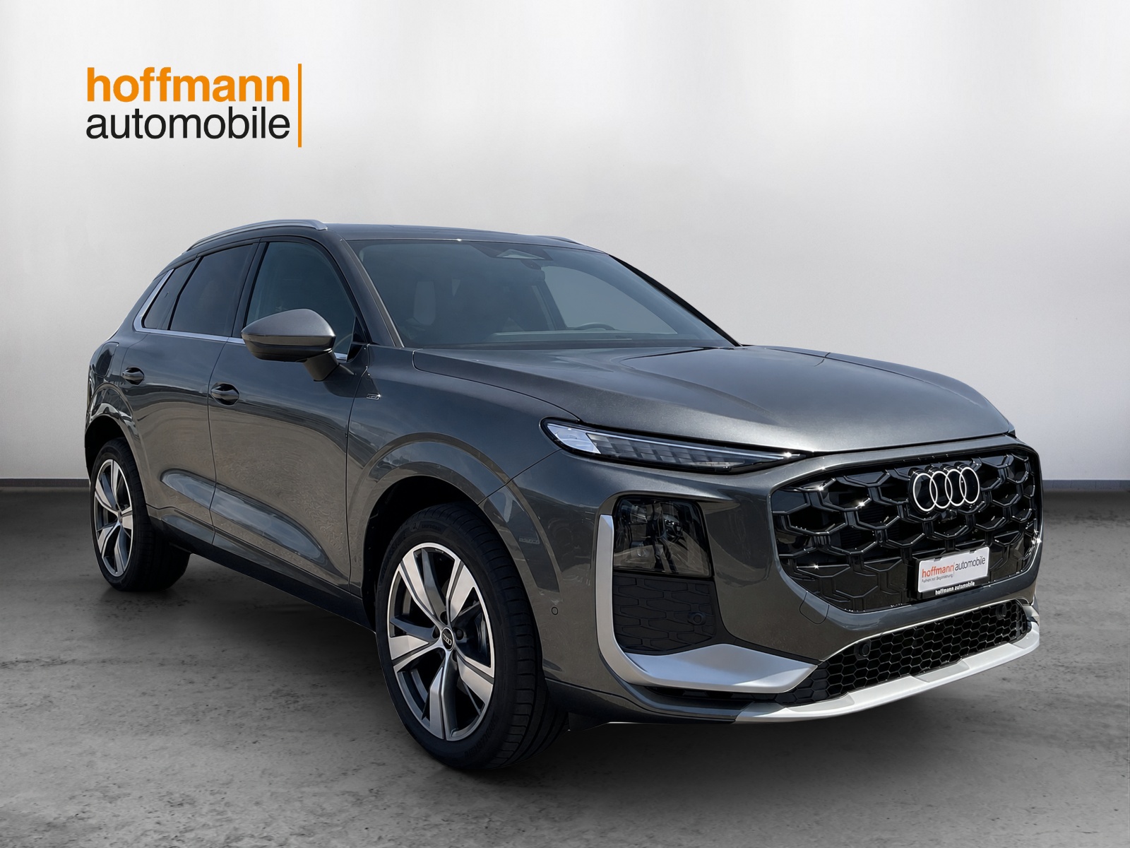 AUDI Q3 SUV e-hybrid 200 kW S tronig-showroom-element-2