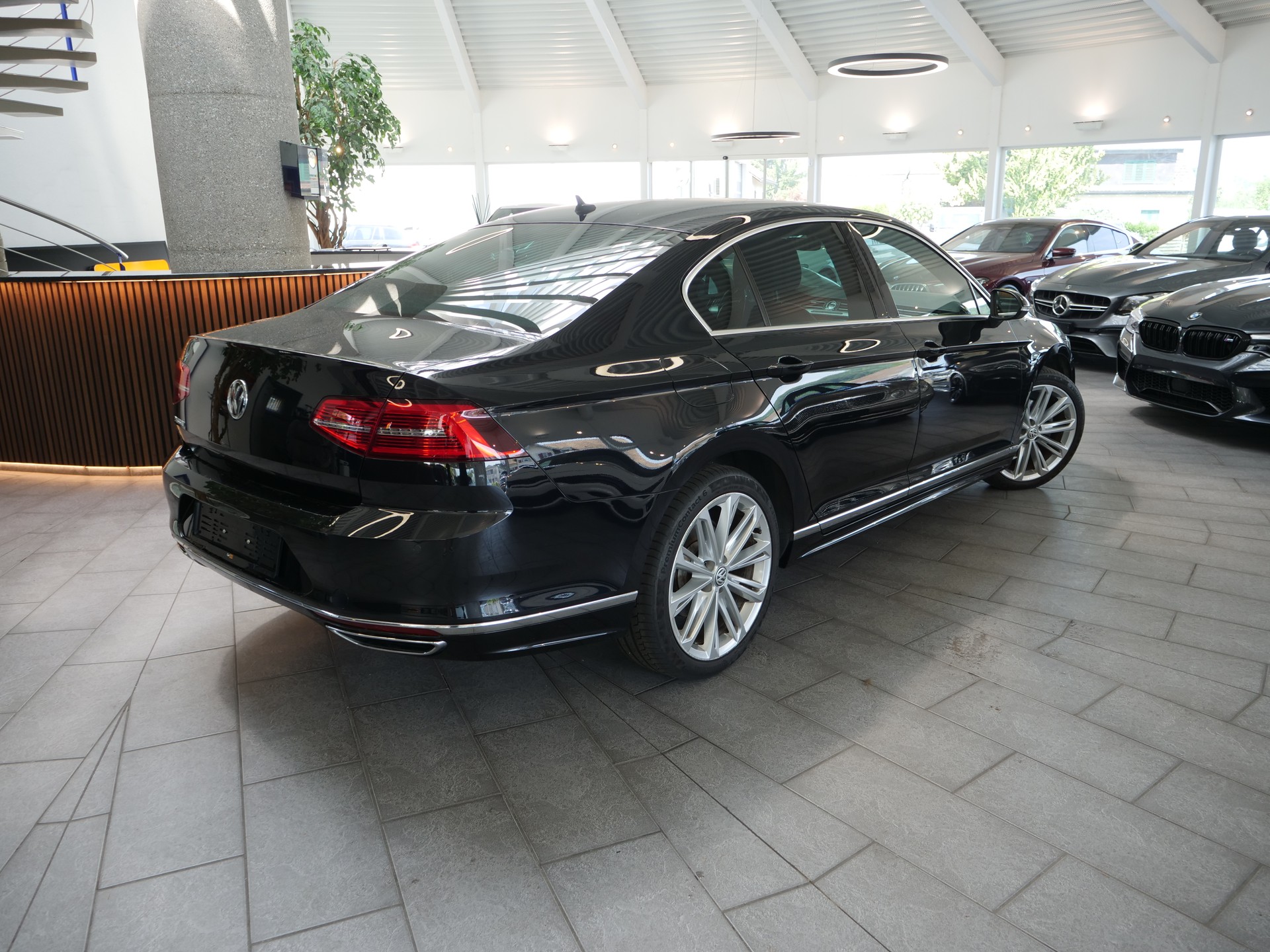 VW Passat 2.0 TDI SCR BMT Highline DSG-showroom-element-1