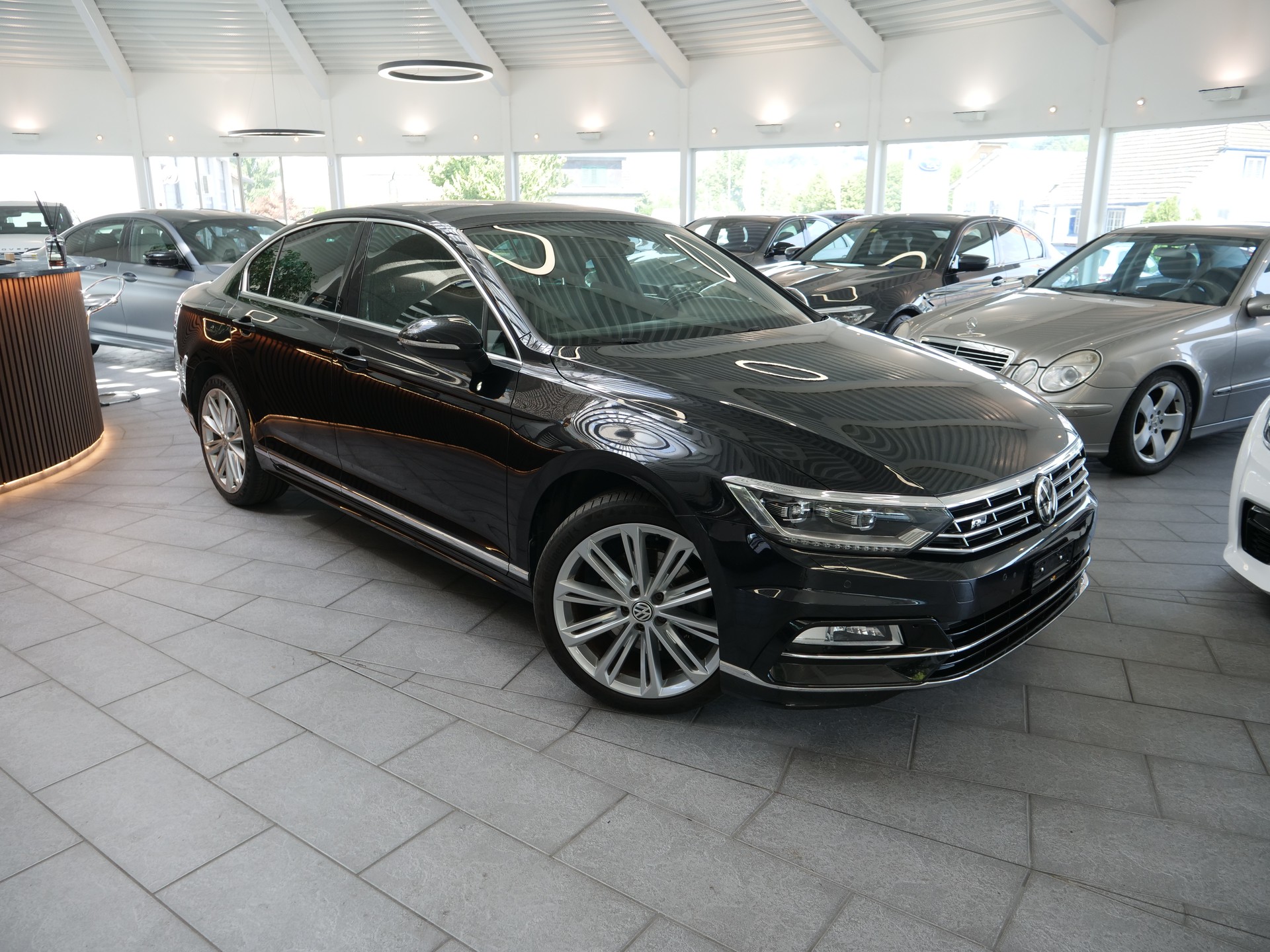 VW Passat 2.0 TDI SCR BMT Highline DSG-showroom-element-2