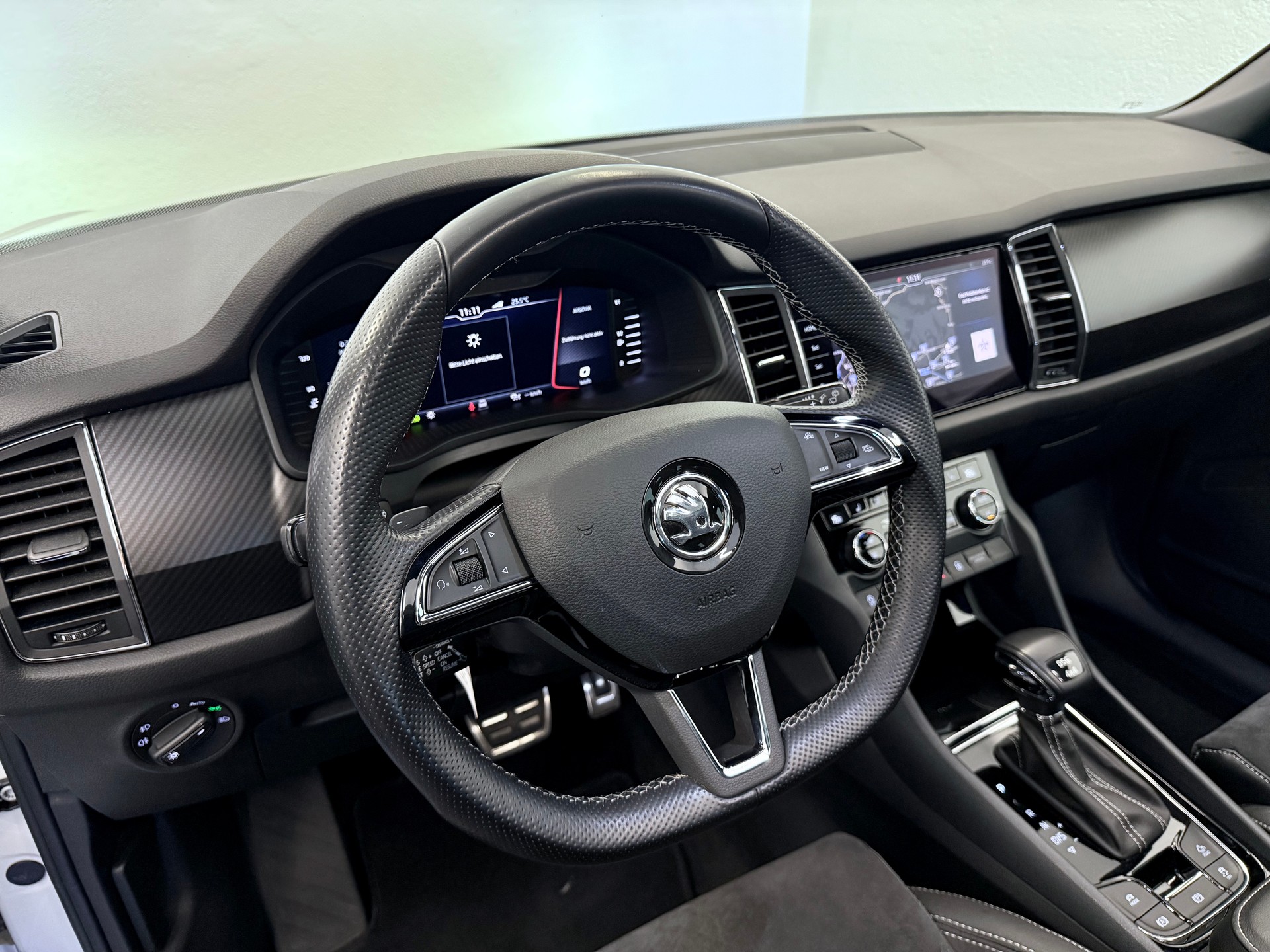SKODA Kodiaq 2.0 TSI 4x4 Sport Line *AHK -2200 kg*-image-14