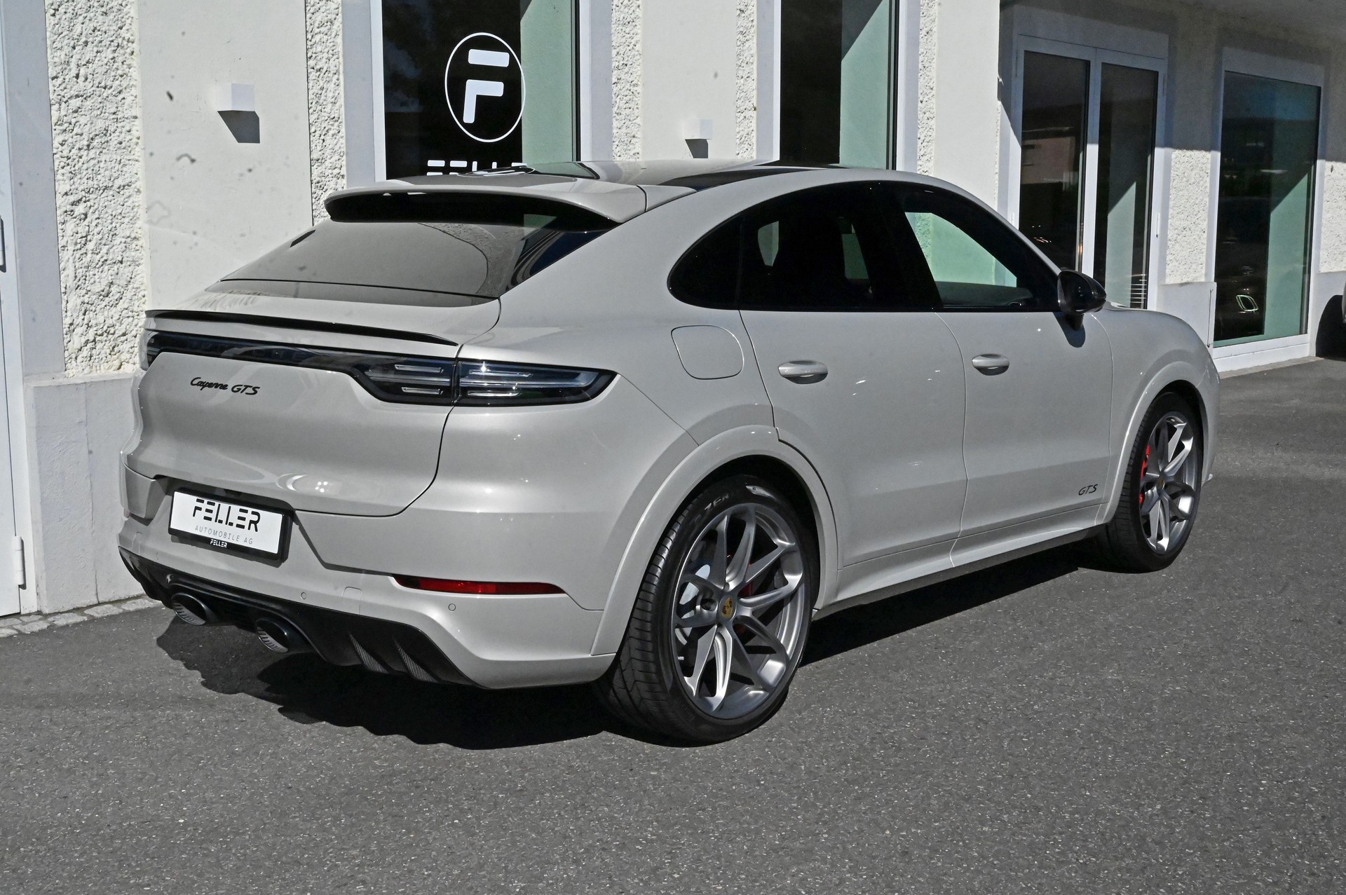 PORSCHE Cayenne GTS Coupé **Cashmere Beige**-image-10