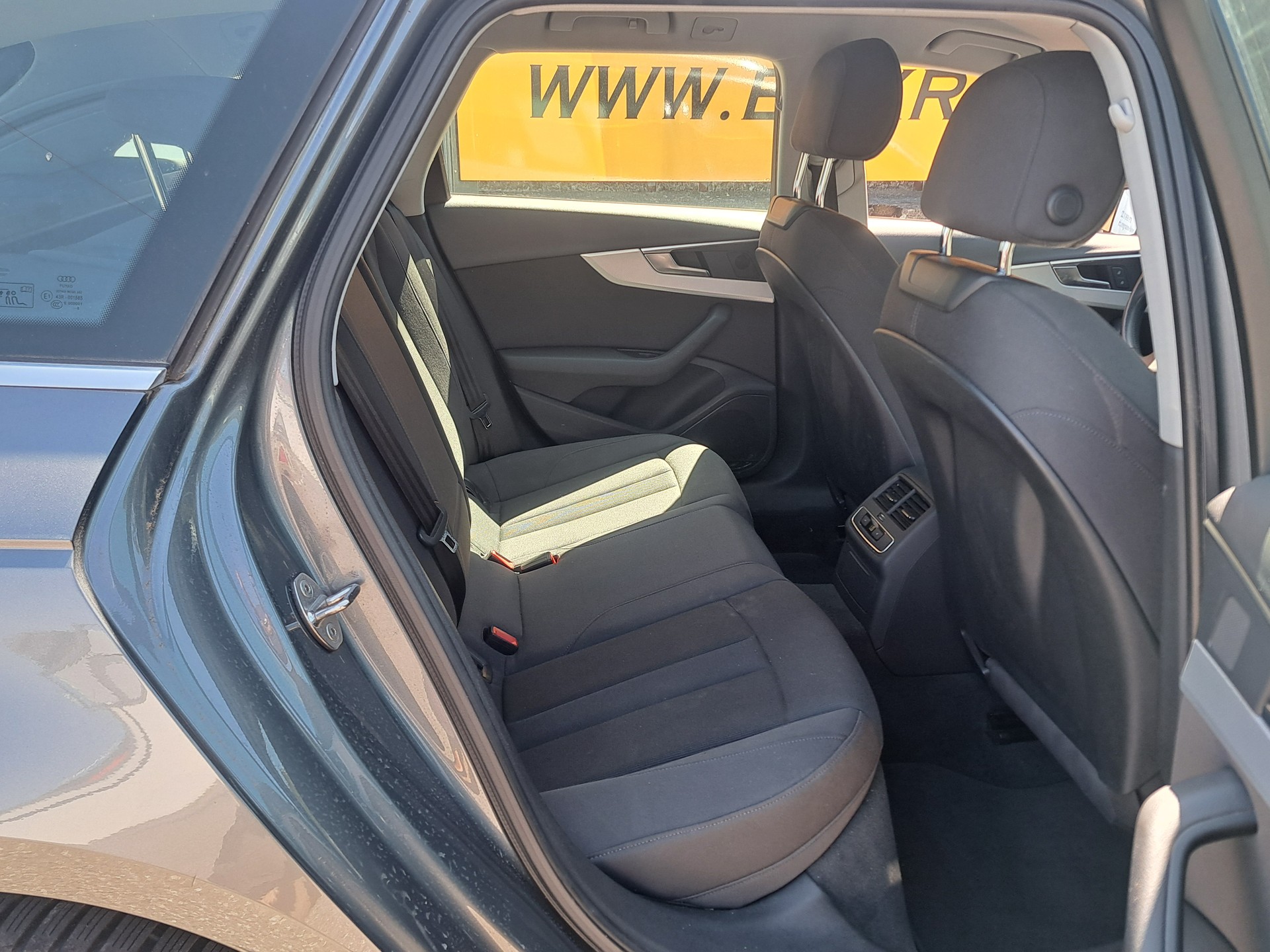 AUDI A4 Avant 2.0 TDI quattro S-tronic-image-5