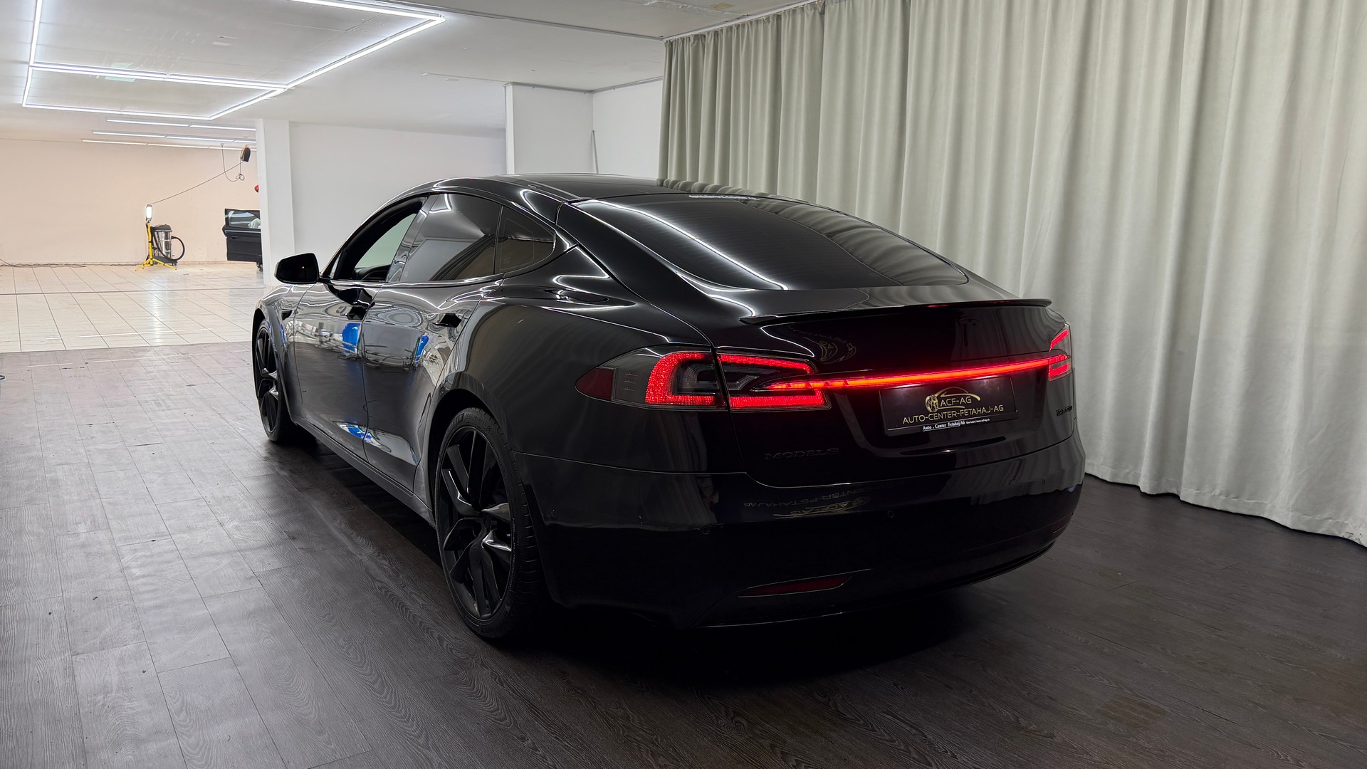 TESLA Model S 100 D Performance-image-5