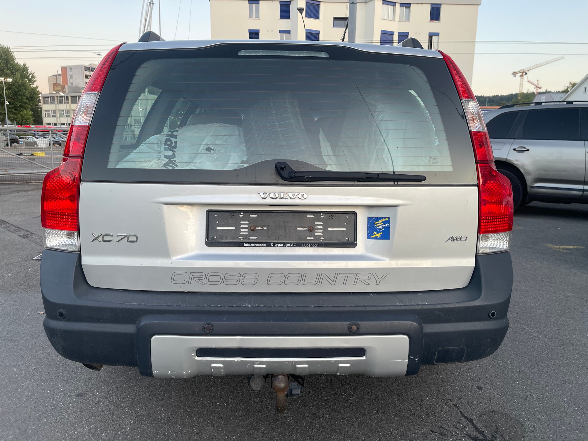 VOLVO XC70 D5 AWD Momentum-image-5