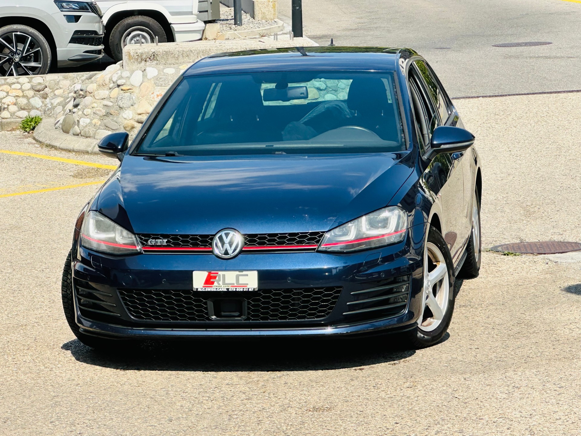 VW Golf 2.0 TSI GTI-showroom-element-1