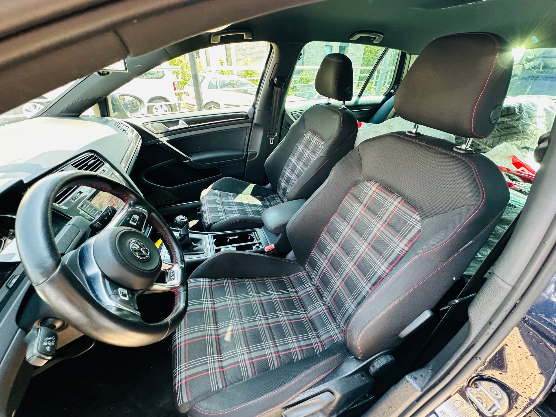 VW Golf 2.0 TSI GTI-image-8