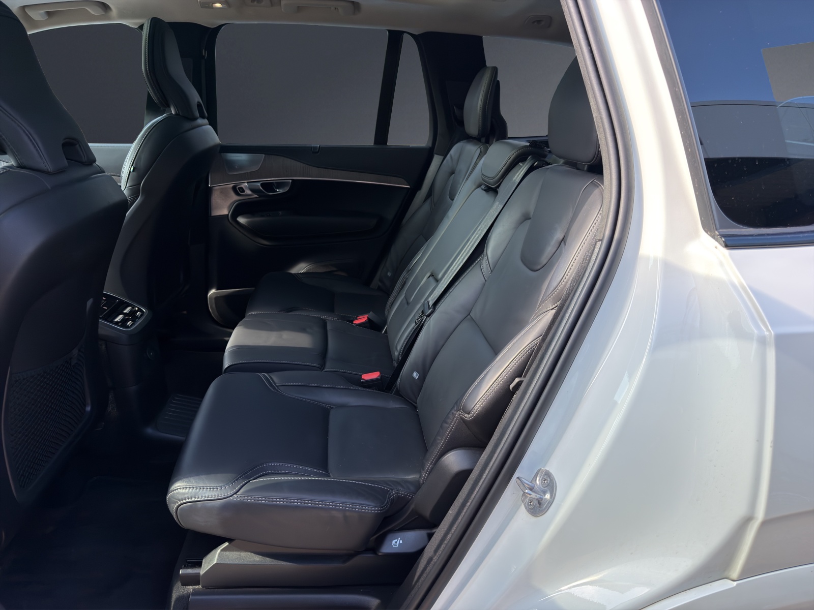 VOLVO XC90 T8 eAWD PluginHybrid Ultimate Dark Geartronic-image-10