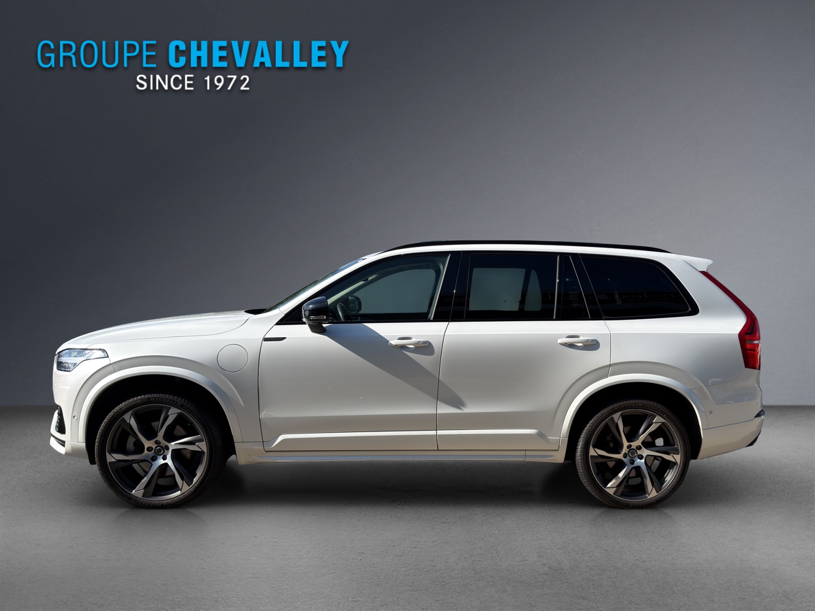 VOLVO XC90 T8 eAWD PluginHybrid Ultimate Dark Geartronic-showroom-element-2