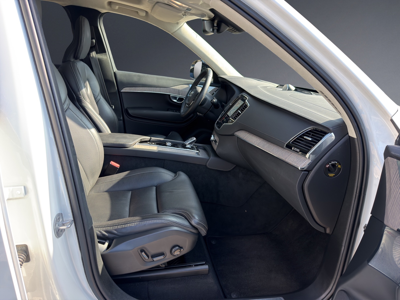 VOLVO XC90 T8 eAWD PluginHybrid Ultimate Dark Geartronic-image-6
