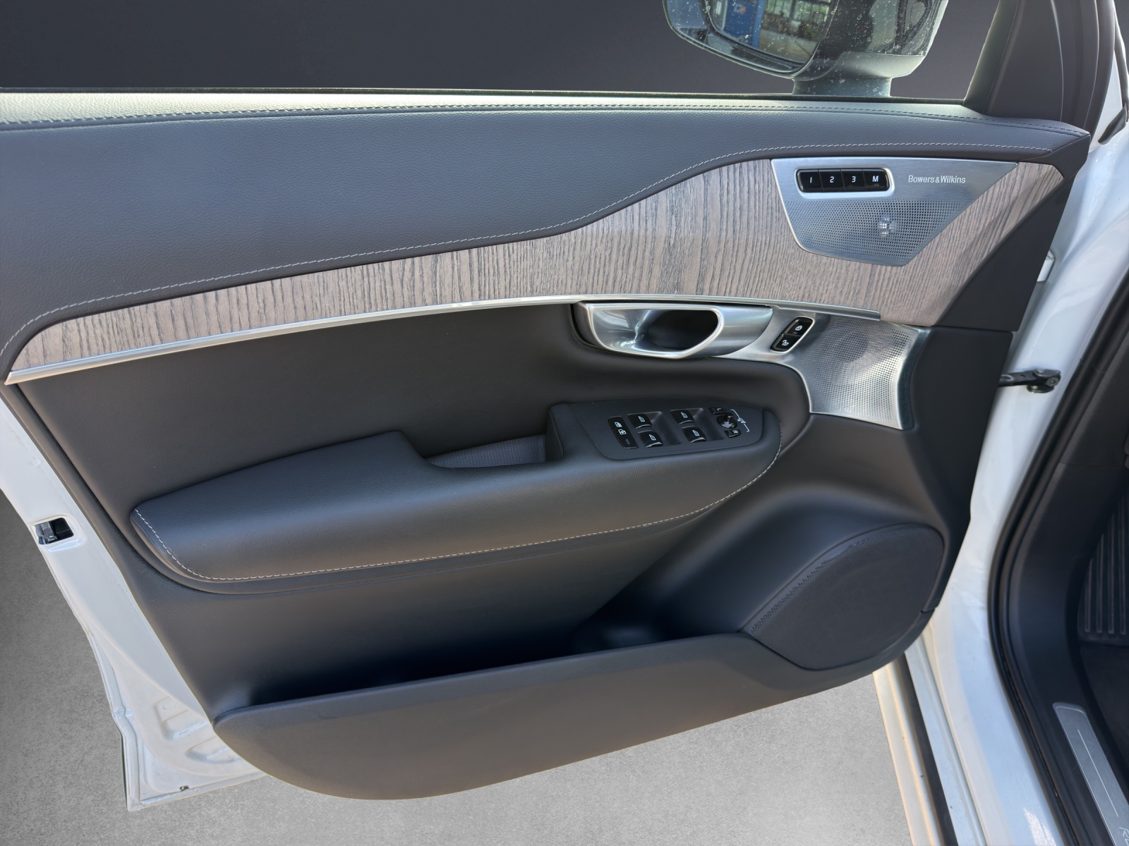 VOLVO XC90 T8 eAWD PluginHybrid Ultimate Dark Geartronic-image-12