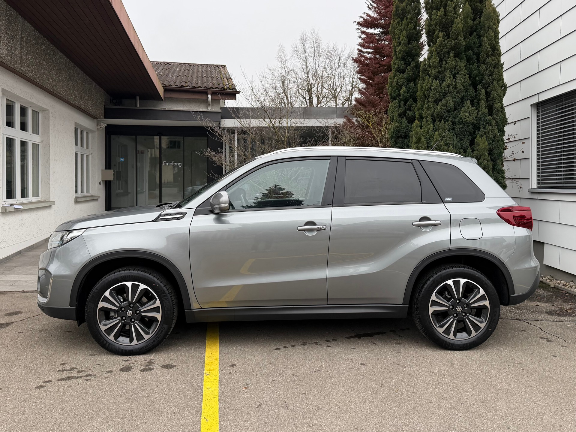 SUZUKI Vitara 1.4 4x4 Boosterjet Compact Top Automatic Allgrip *Vollausstattung*aus 1. Hand*Garantie*-image-4