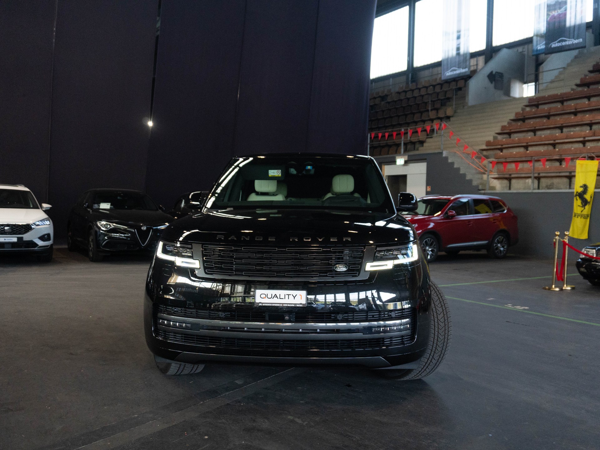 LAND ROVER Range Rover P550e Si6 PHEV HSE Automatic-showroom-element-3