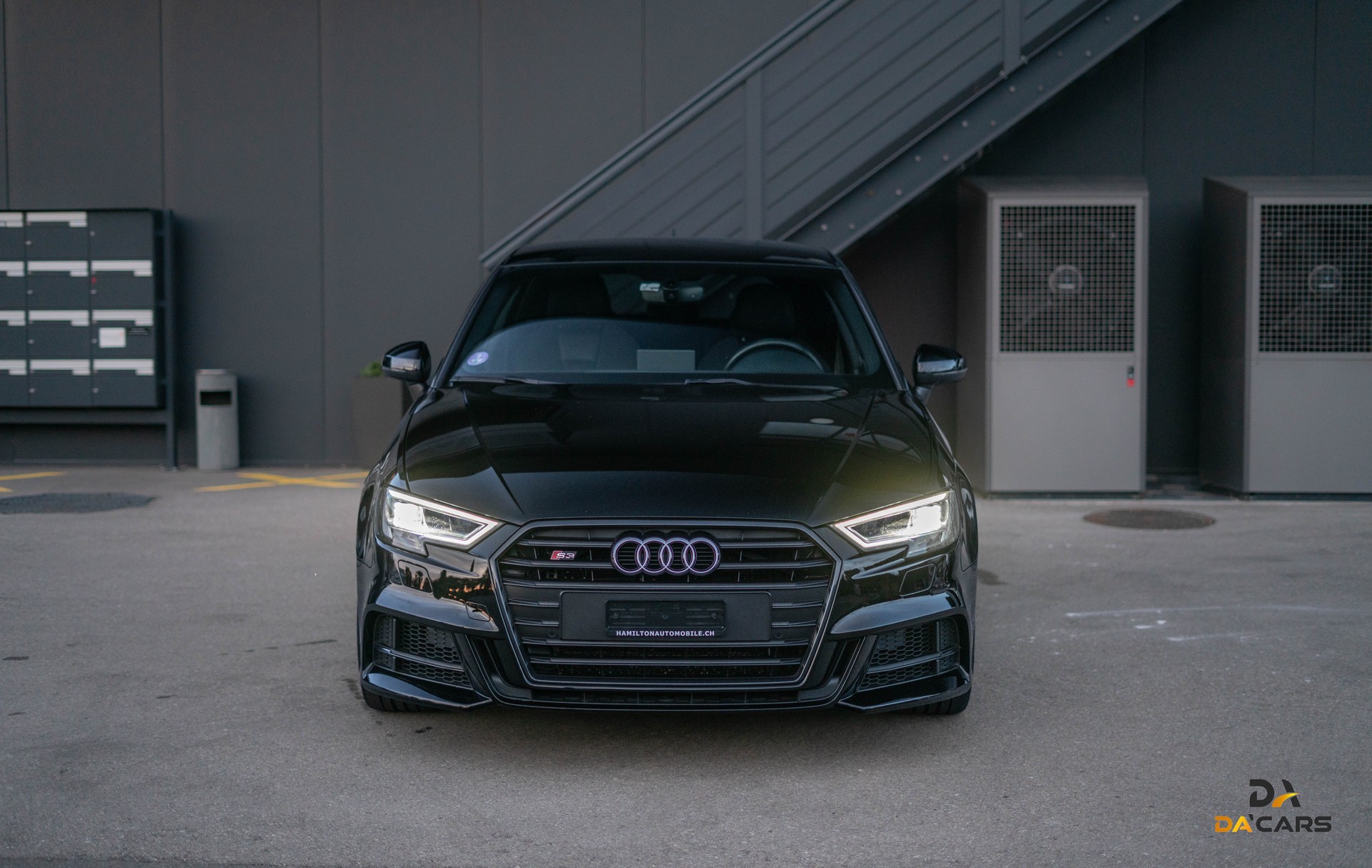 AUDI S3 Sportback 2.0 TFSI quattro S-tronic-showroom-element-1