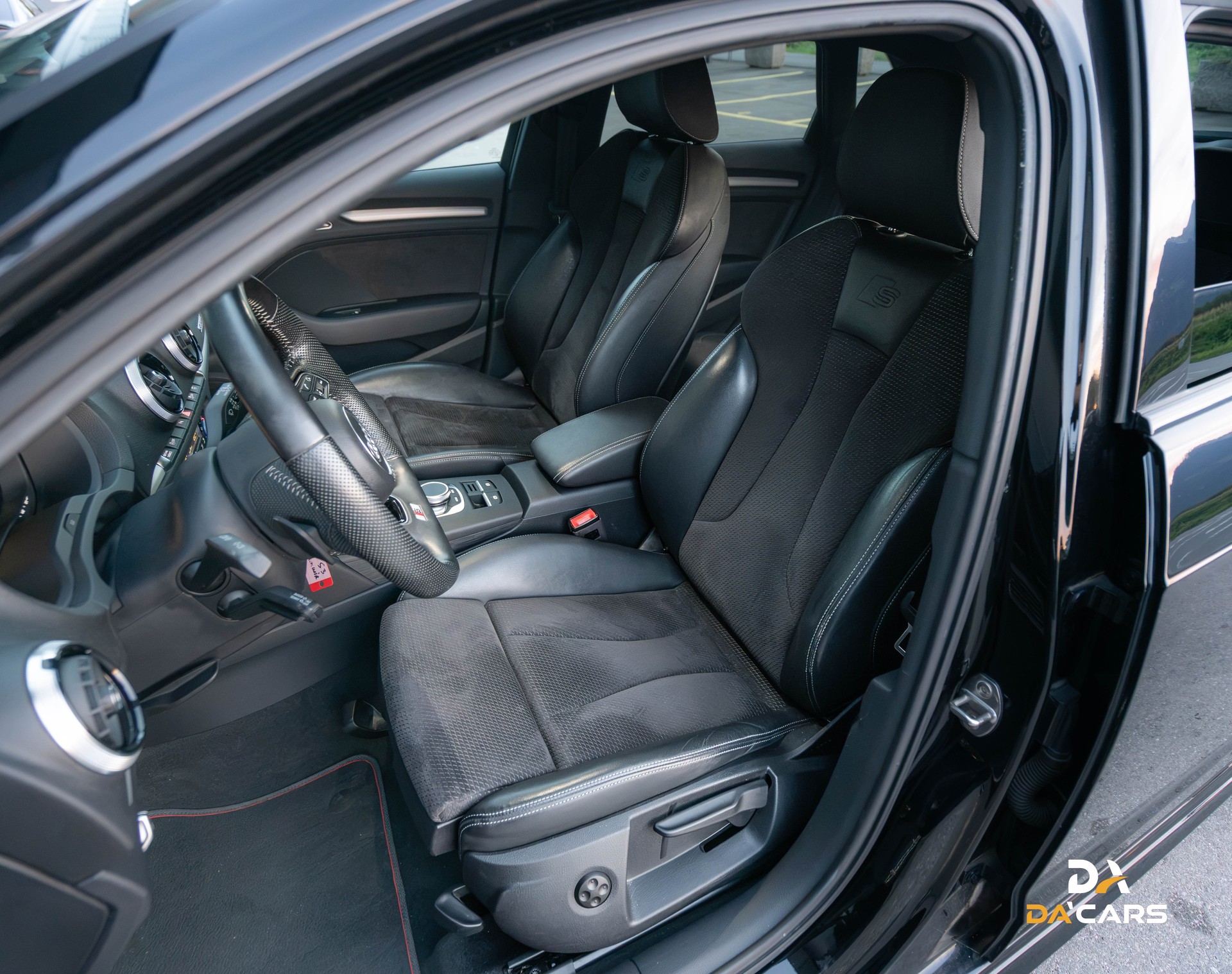 AUDI S3 Sportback 2.0 TFSI quattro S-tronic-image-5