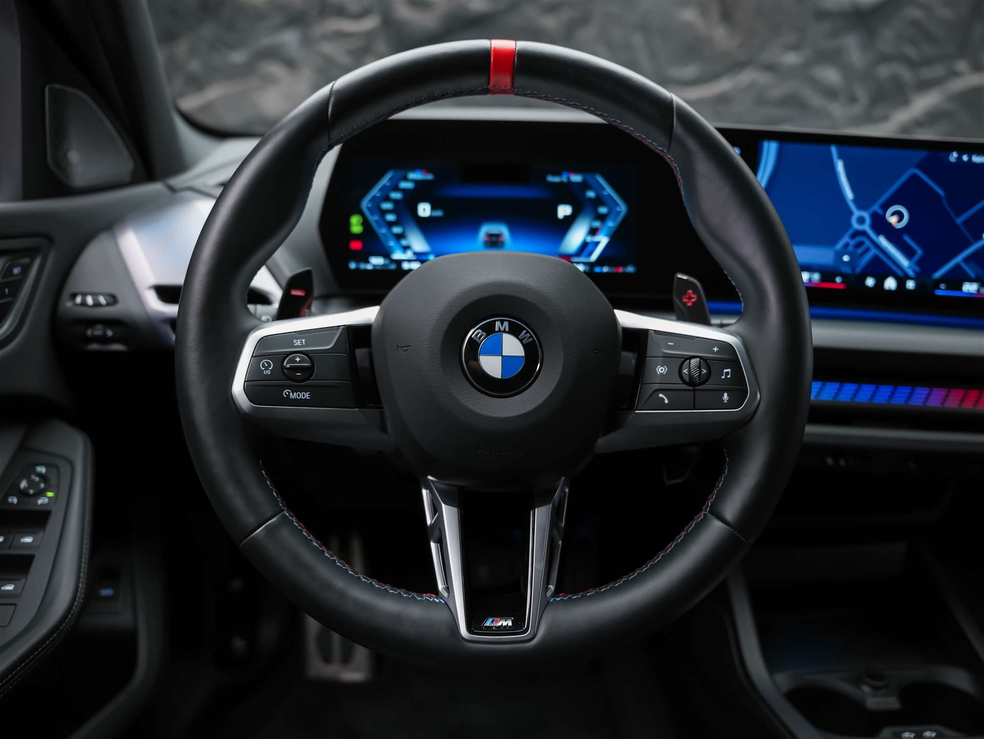 BMW M135i xDrive *Werksgarantie*Harman/Kardon*360° Kamera*-image-26