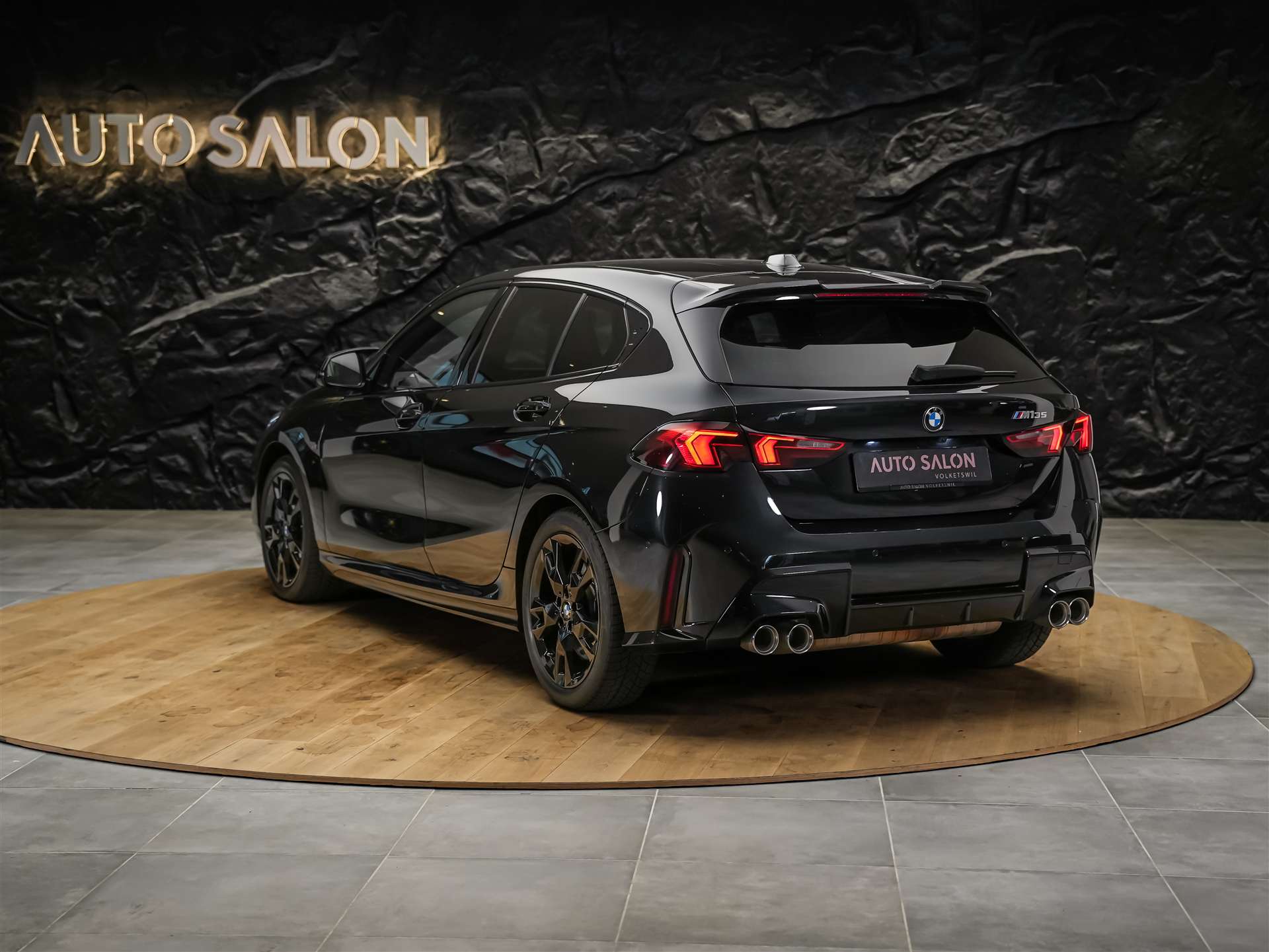 BMW M135i xDrive *Werksgarantie*Harman/Kardon*360° Kamera*-showroom-element-3