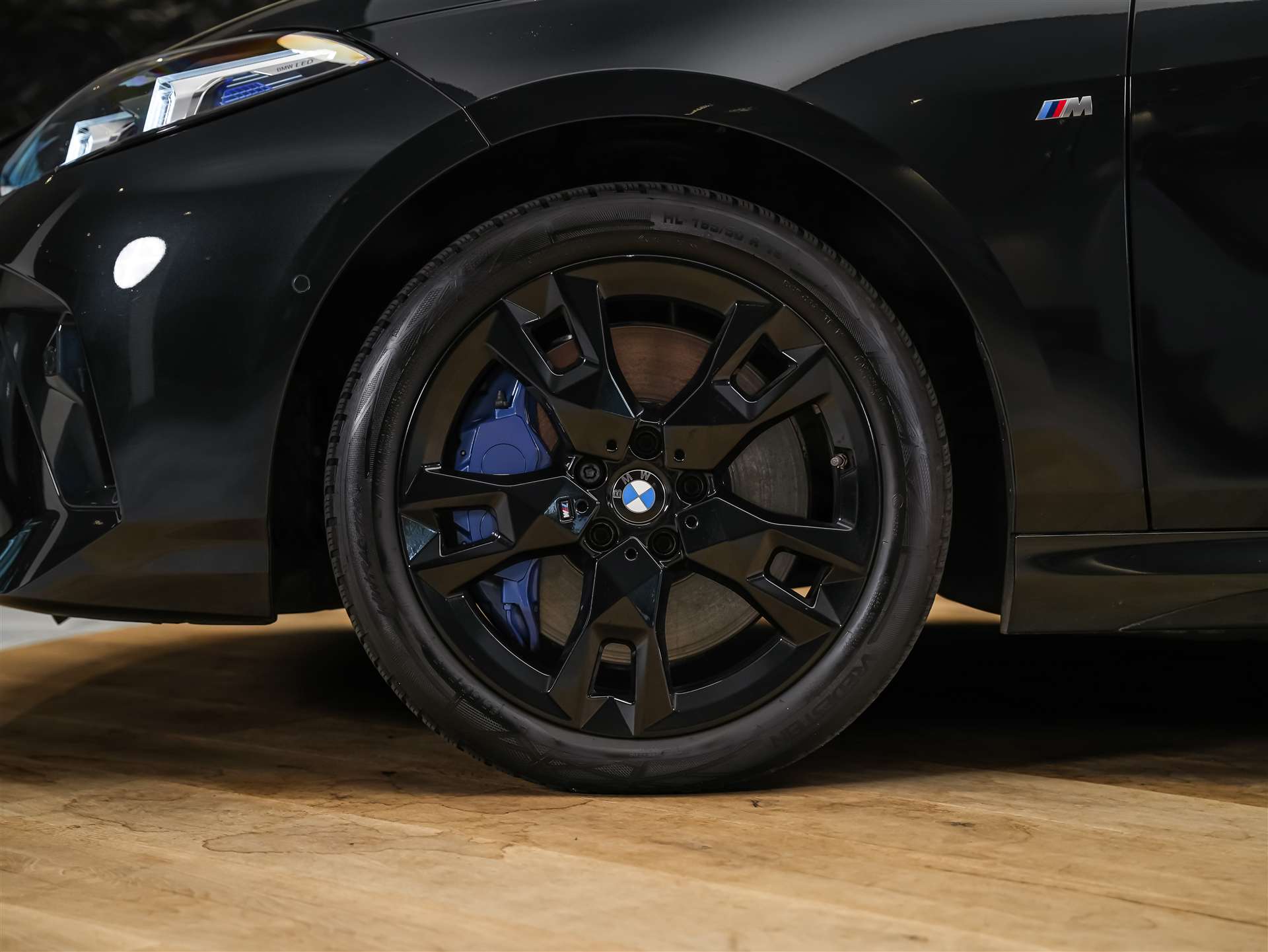 BMW M135i xDrive *Werksgarantie*Harman/Kardon*360° Kamera*-image-16