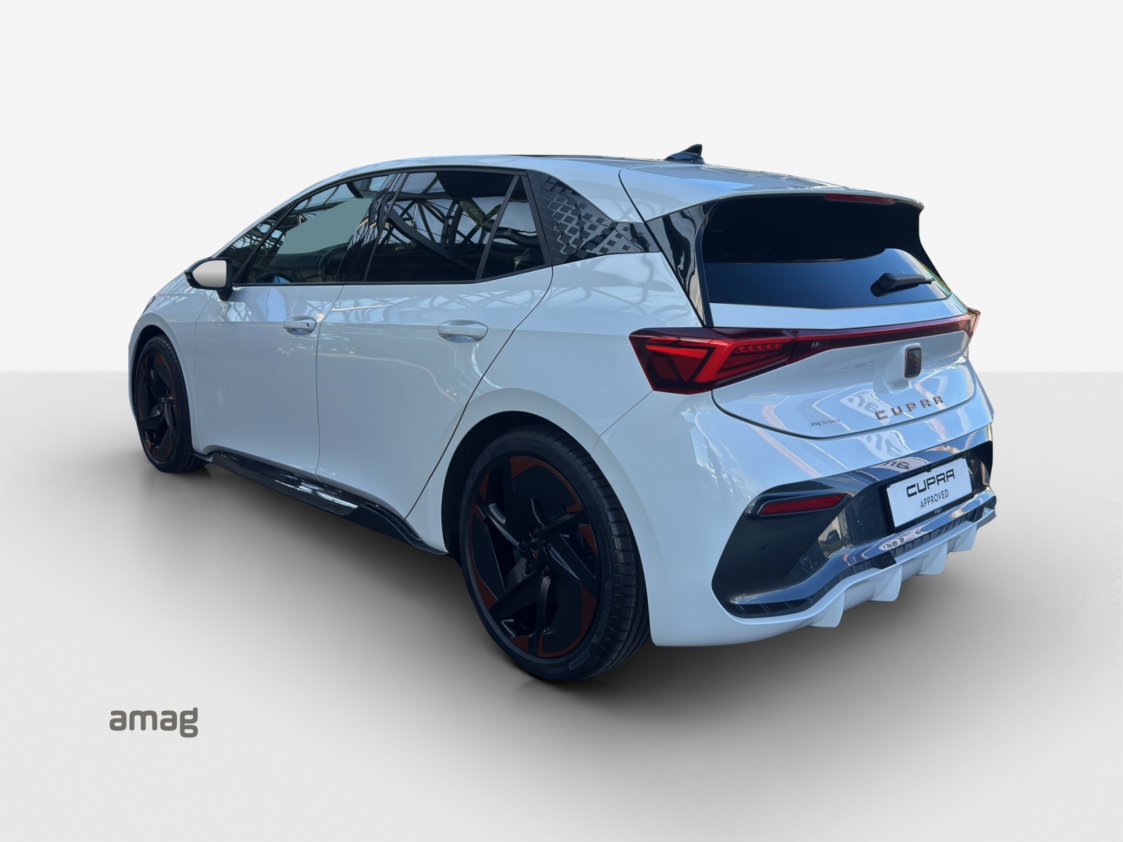 CUPRA Born 58 kWh-showroom-element-2