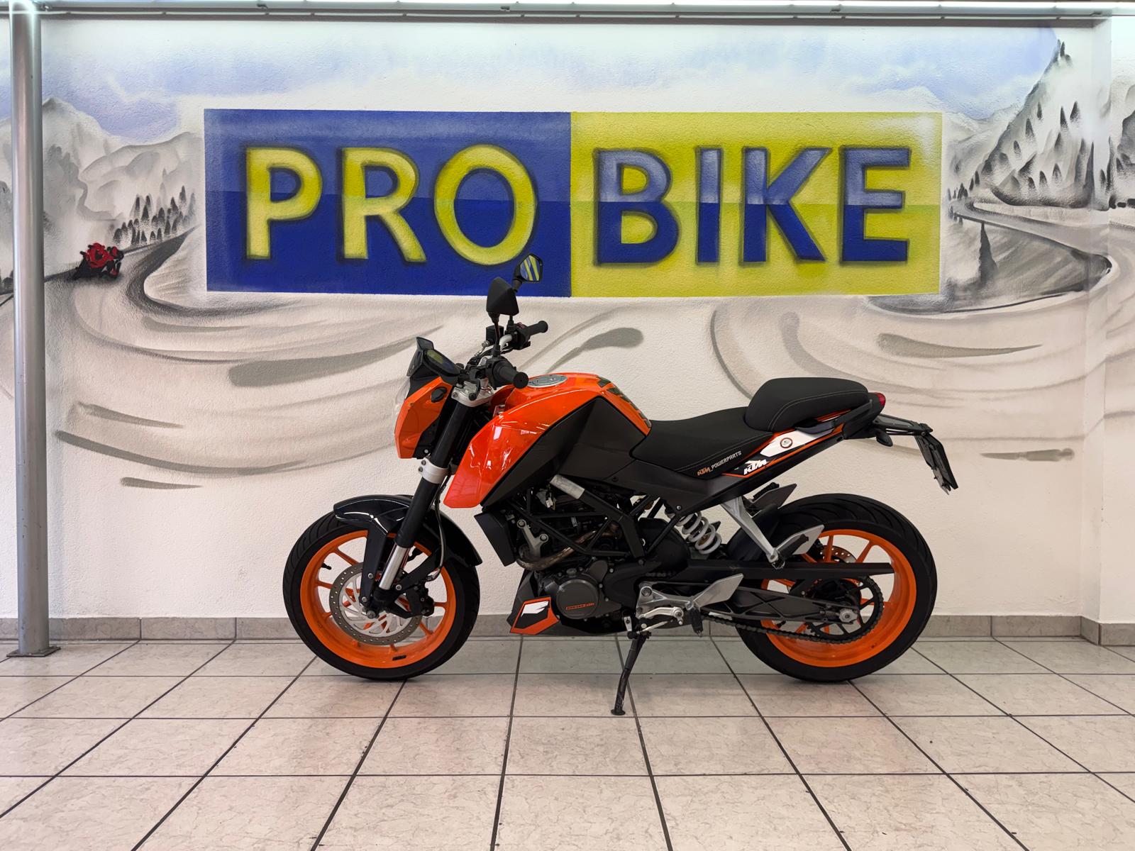 KTM 125 Duke-image-4