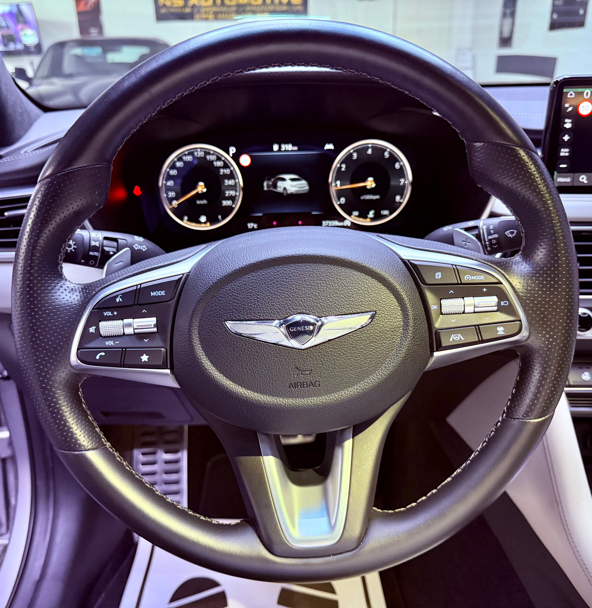 GENESIS G70 2.0 TGDI Sport AT8 AWD * BOND SILVER SANDSTORM GRAY (MATT)-image-16