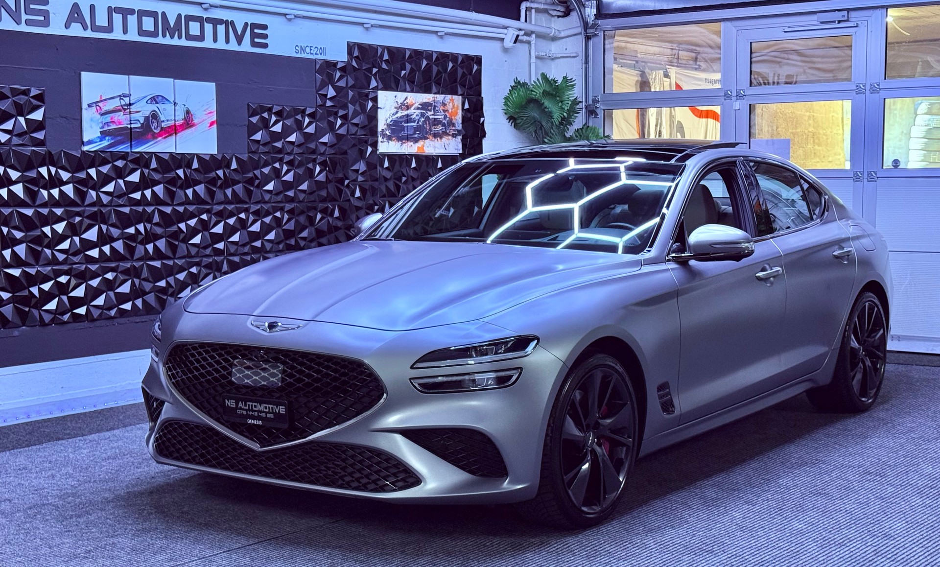 GENESIS G70 2.0 TGDI Sport AT8 AWD * BOND SILVER SANDSTORM GRAY (MATT)