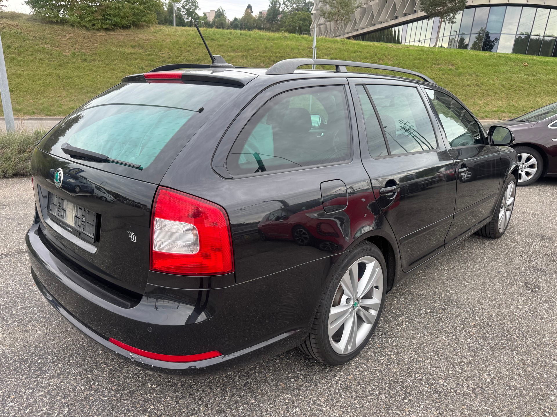 SKODA Octavia Combi 2.0 TSI RS DSG-showroom-element-3
