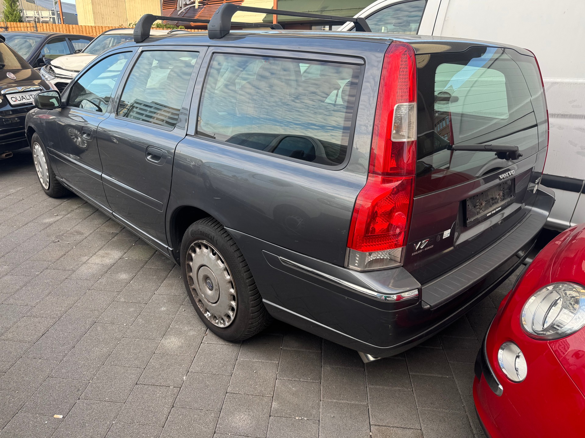 VOLVO V70 2.5T Kinetic