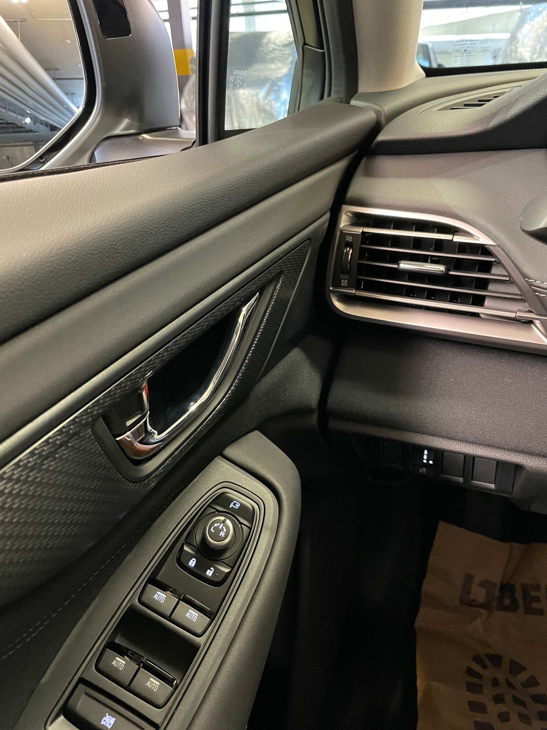 SUBARU Outback 2.5i Advantage AWD Lineartronic-image-17