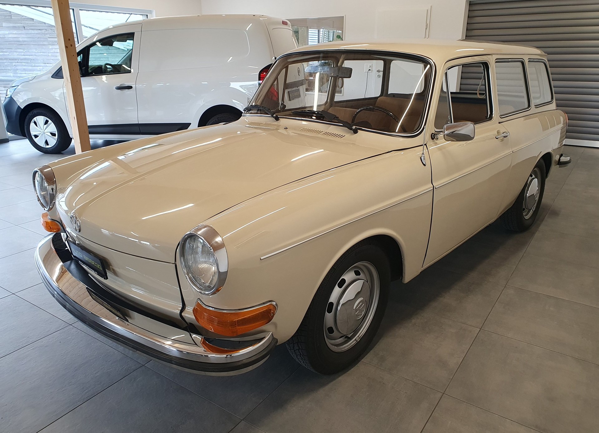 VW Typ 3 Variant L Automat-showroom-element-2