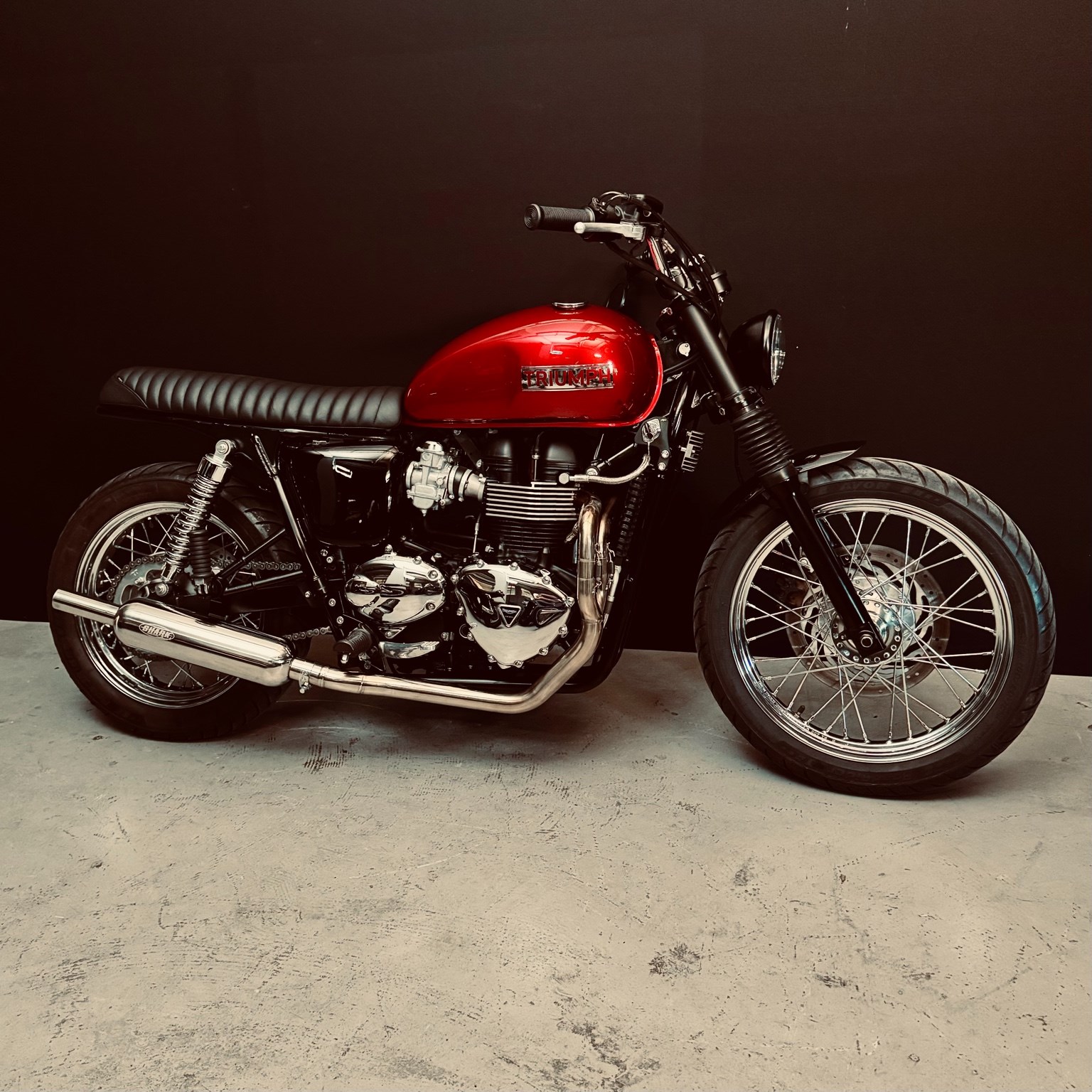 TRIUMPH Bonneville 900 i T 100-image-1