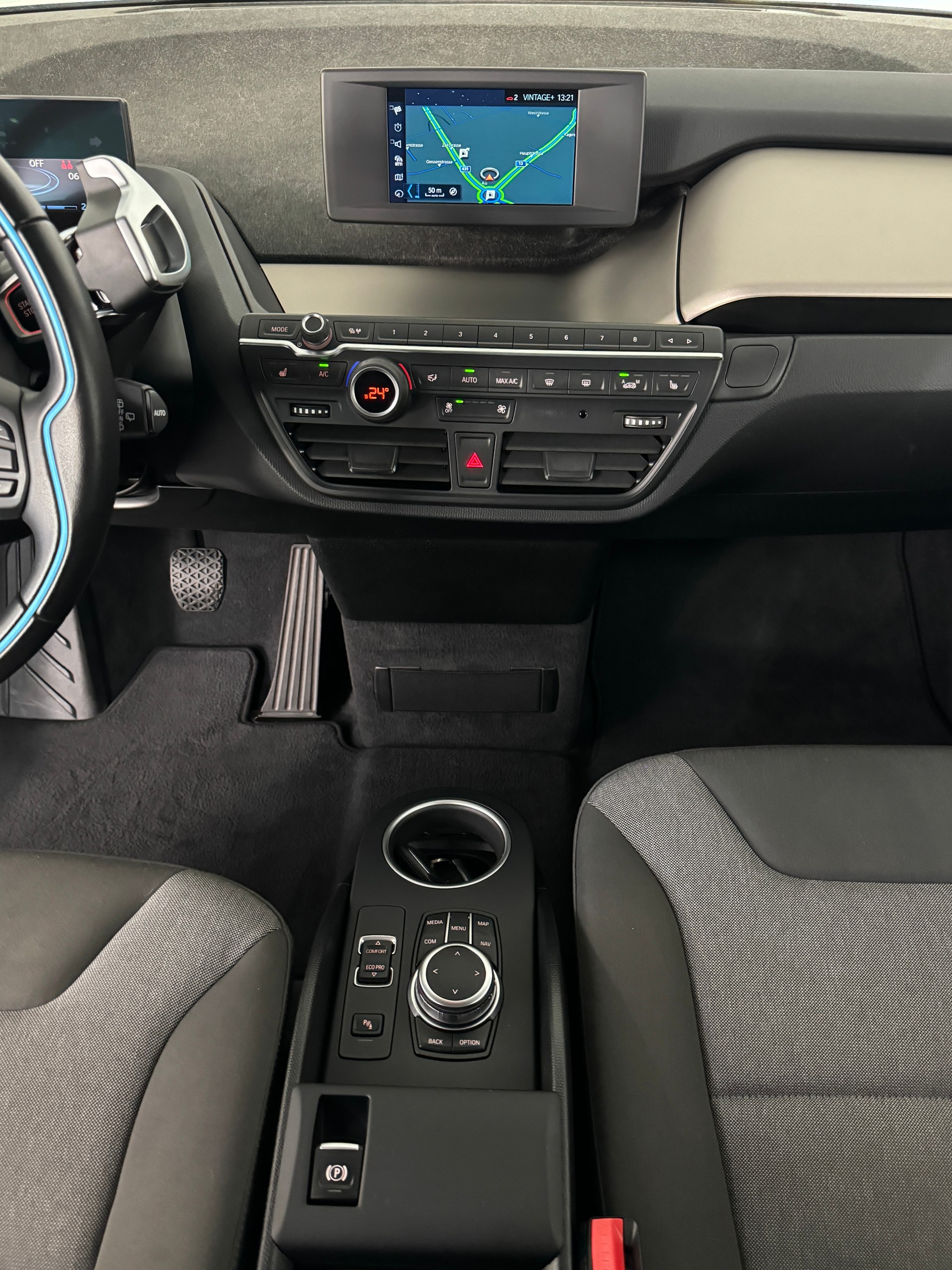 BMW i3 (120Ah) Fleet Edition-image-10