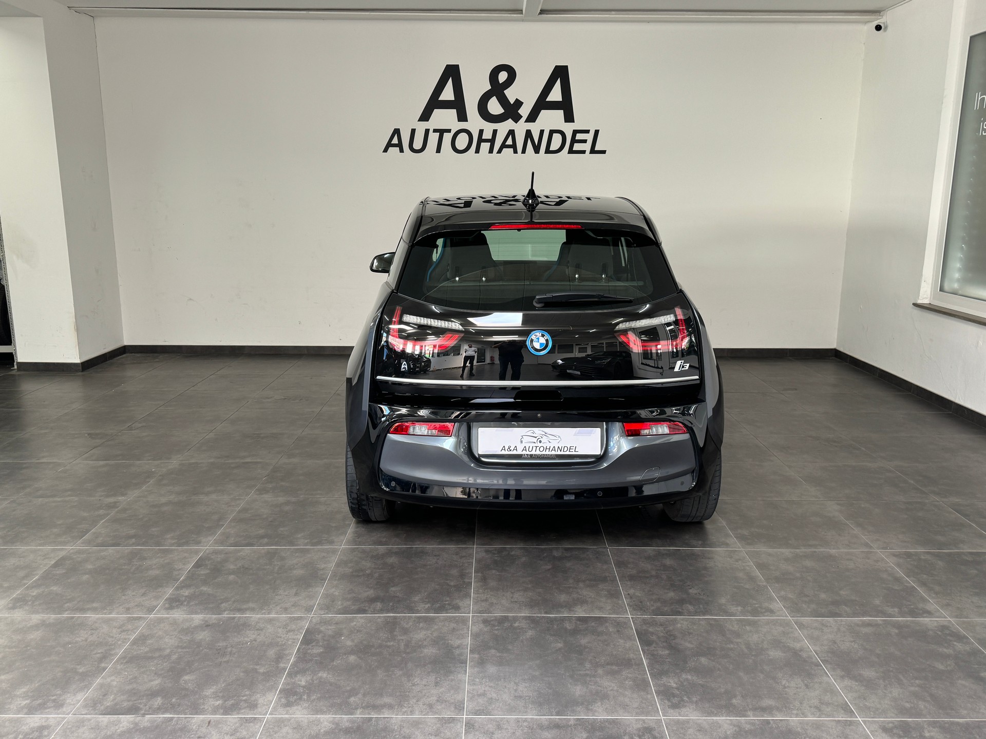 BMW i3 (120Ah) Fleet Edition-image-4