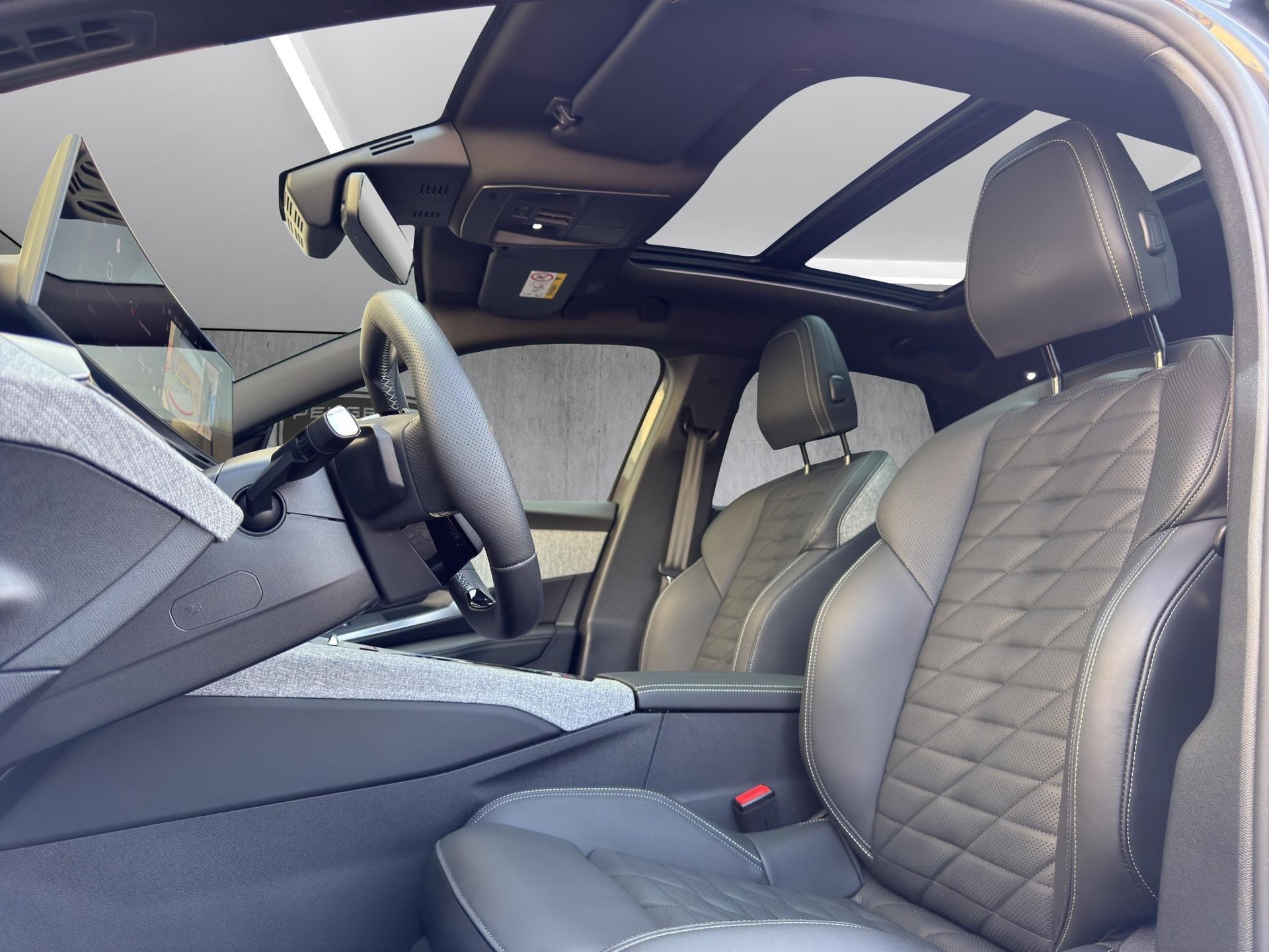 PEUGEOT 3008 1.2 Hybrid GT-image-9