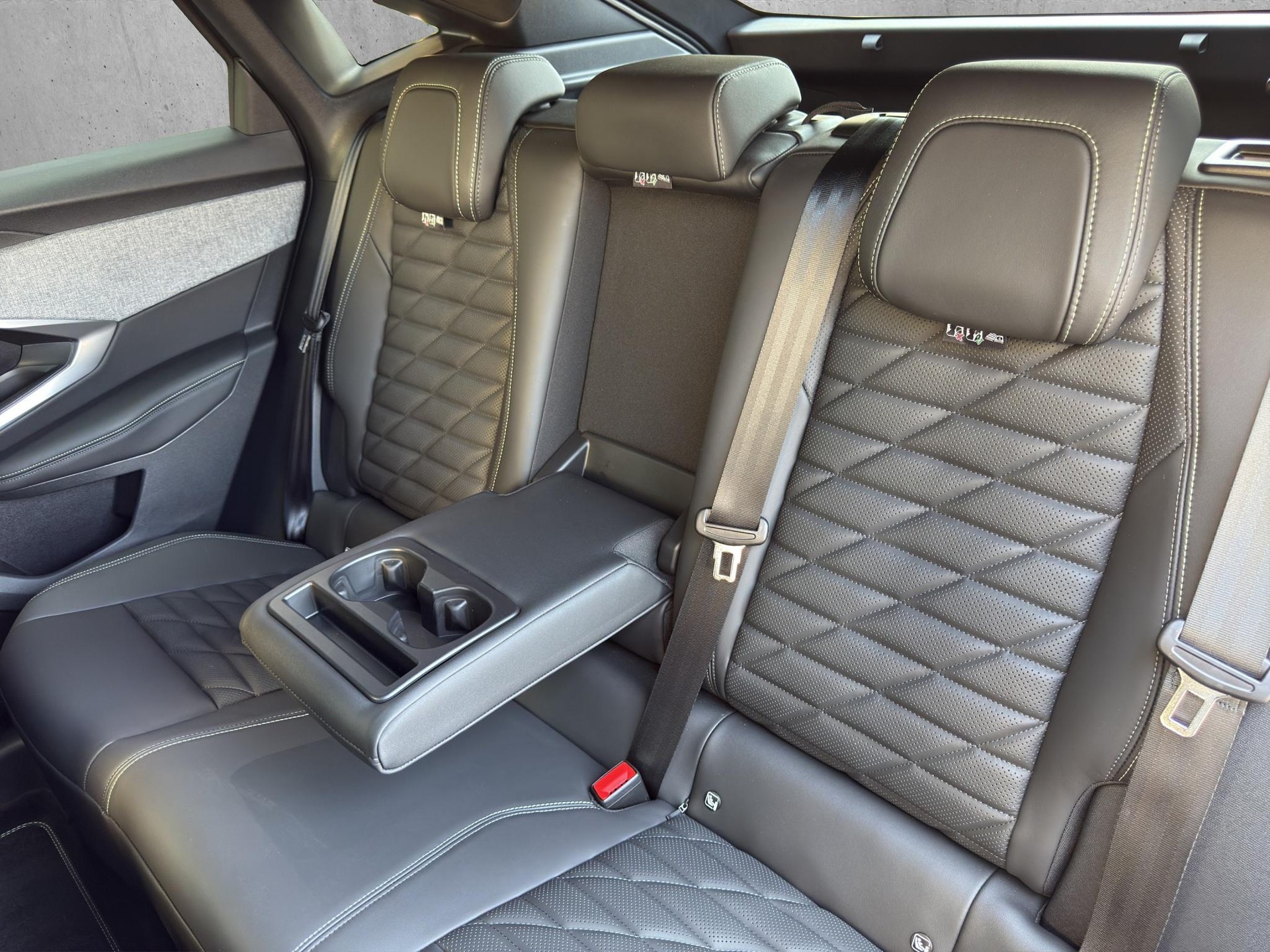PEUGEOT 3008 1.2 Hybrid GT-image-15