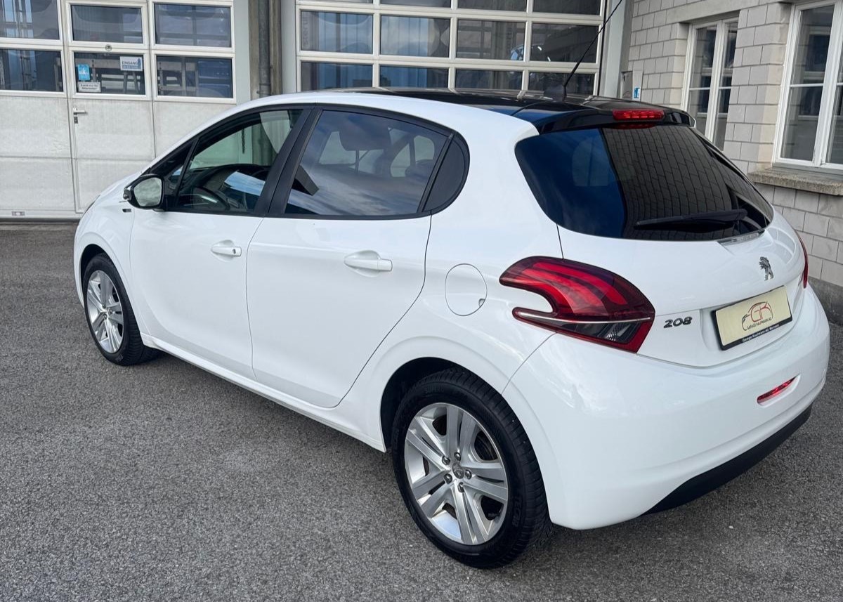 PEUGEOT 208 1.2 PureTech Style-image-6