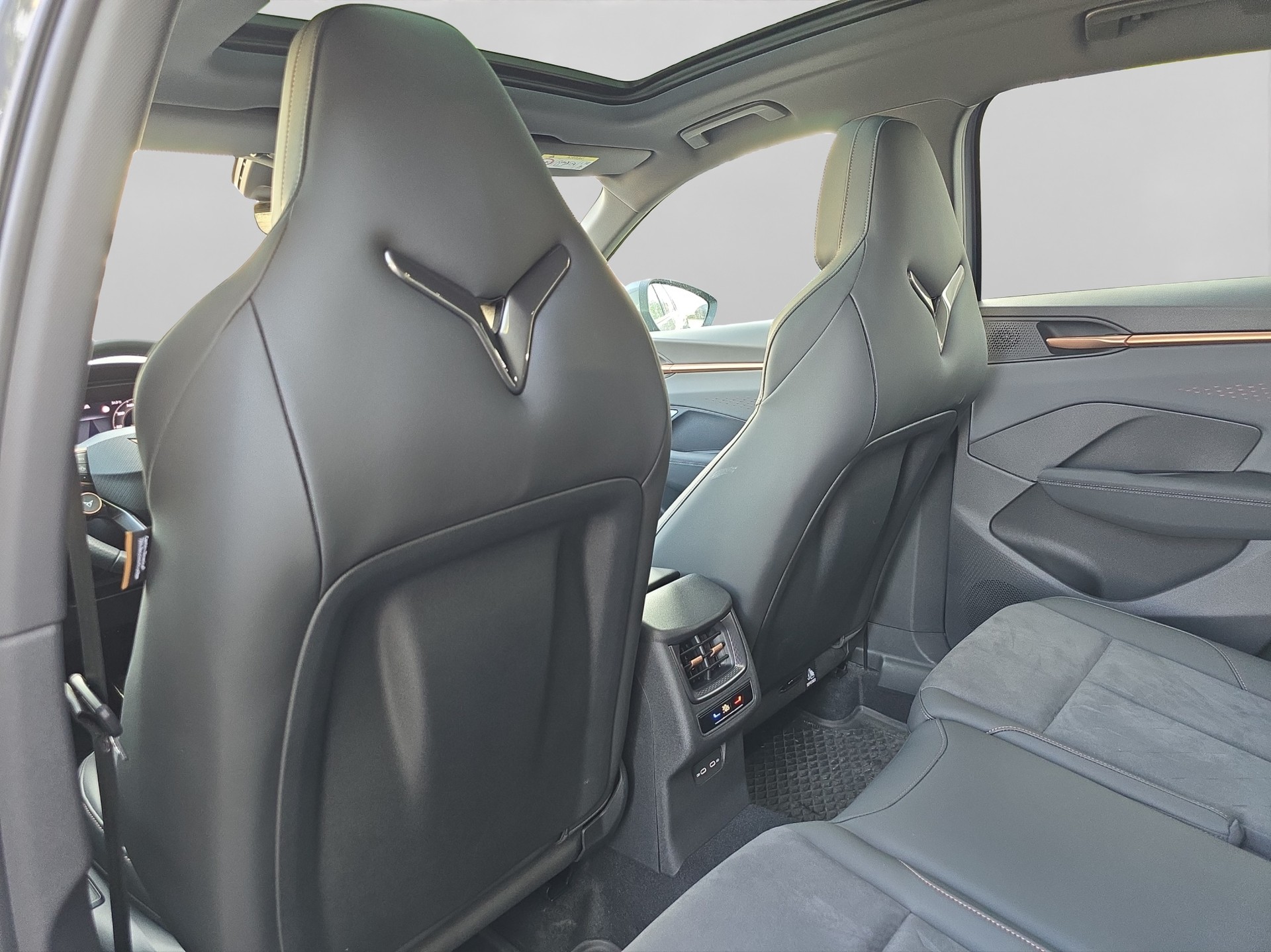 CUPRA Terramar 2.0 TSI DSG 4Drive VZ-image-4