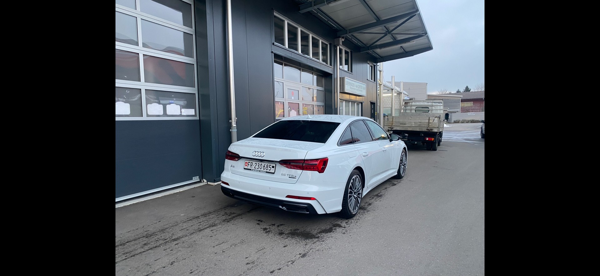 AUDI A6 55 TFSIe Sport quattro S-tronic-image-2