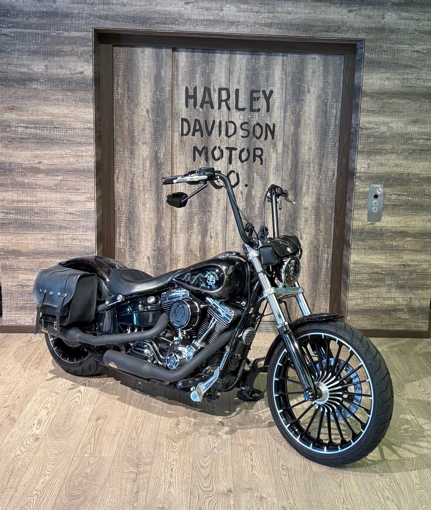 HARLEY-DAVIDSON FXSB Breakout 103 ABS-image-1
