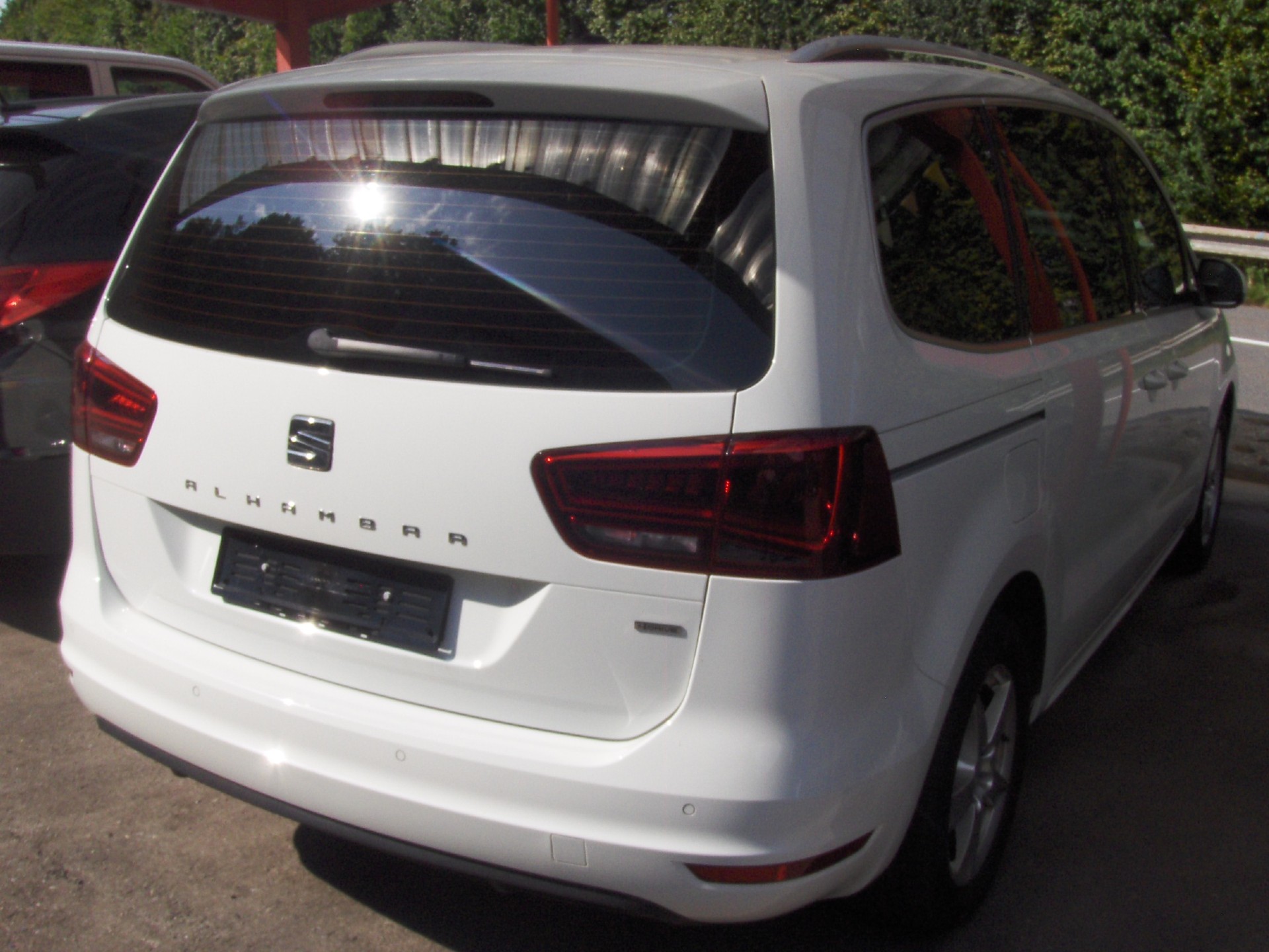 SEAT Alhambra 2.0 TDI 4Drive Style-image-2