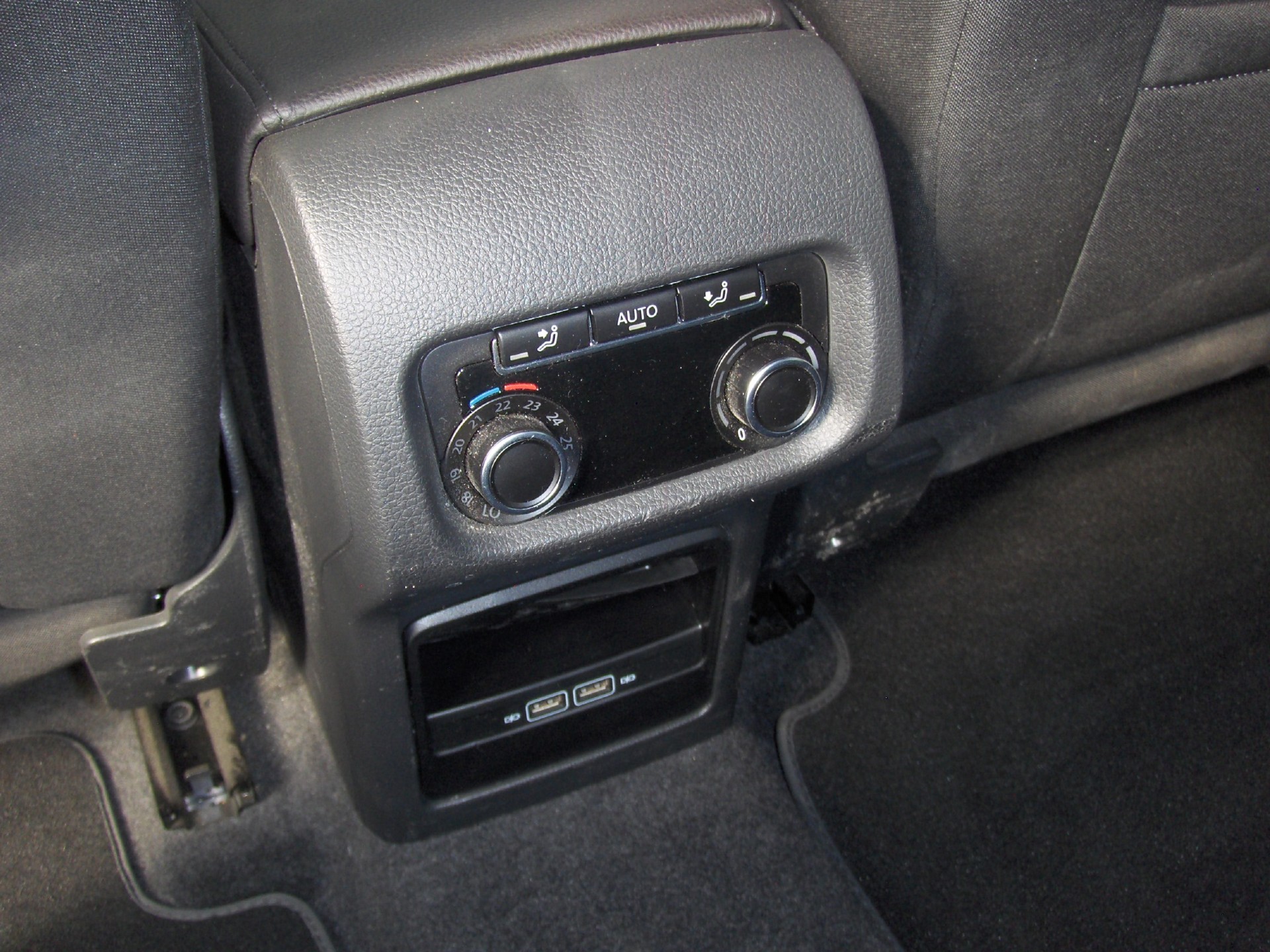SEAT Alhambra 2.0 TDI 4Drive Style-image-11
