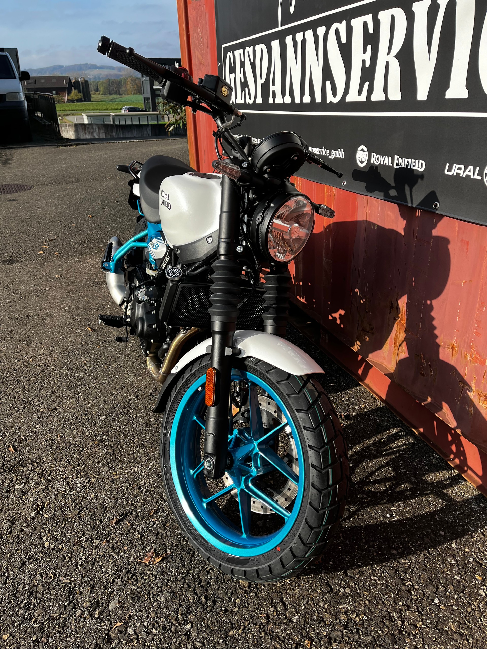 ROYAL ENFIELD Guerrilla 450 Top-image-4