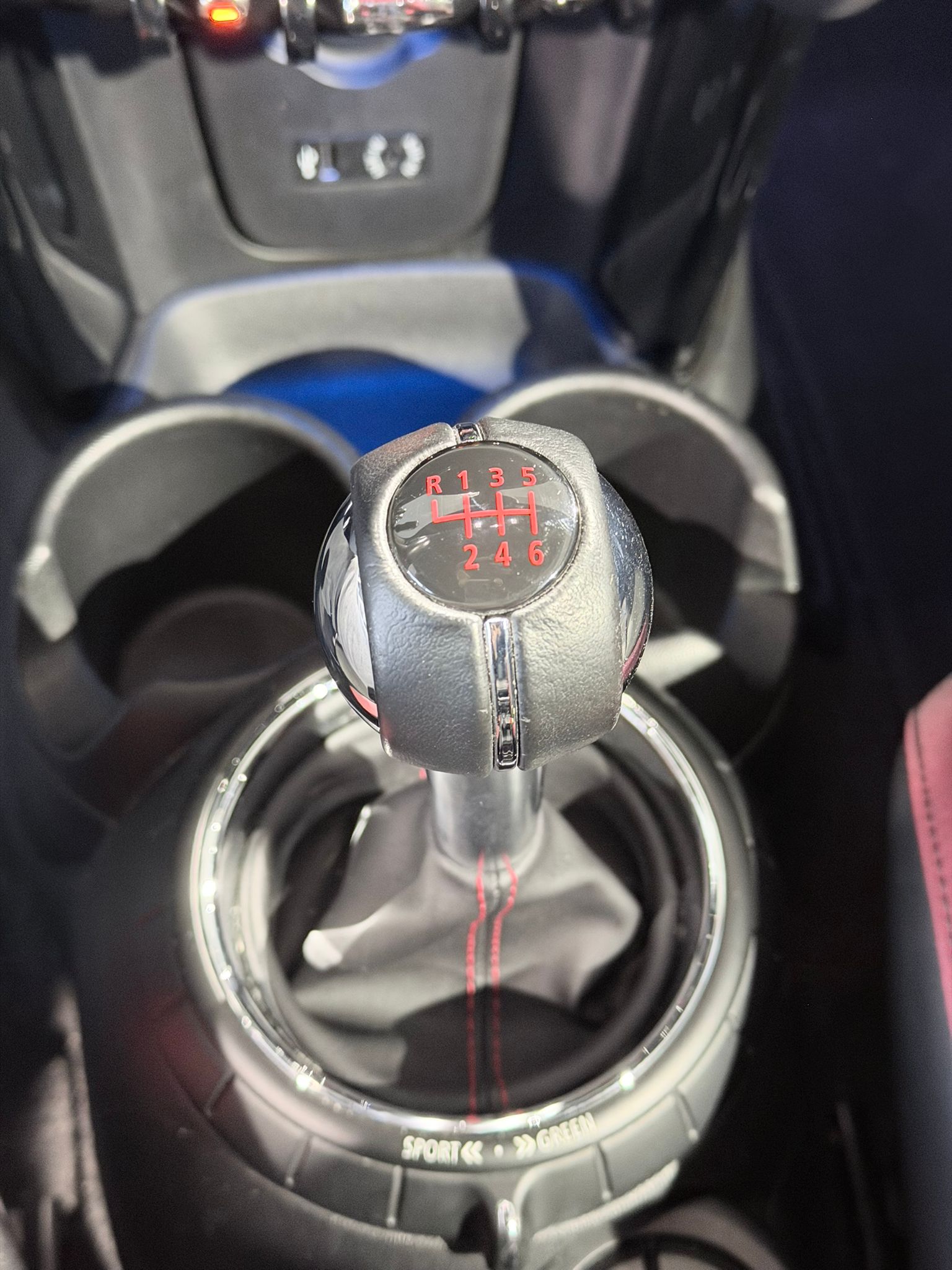 MINI Cooper John Cooper Works-image-13