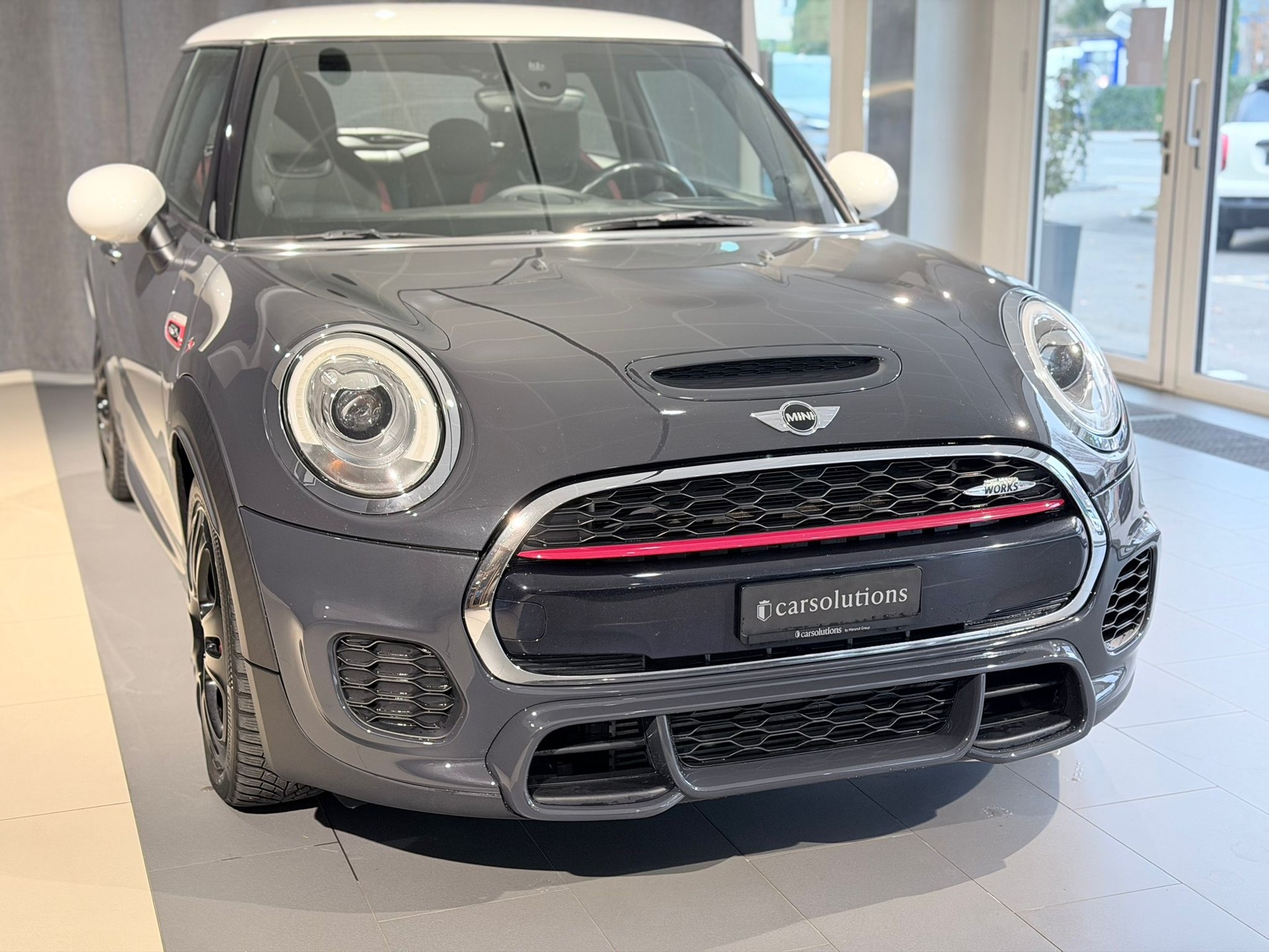 MINI Cooper John Cooper Works-showroom-element-2
