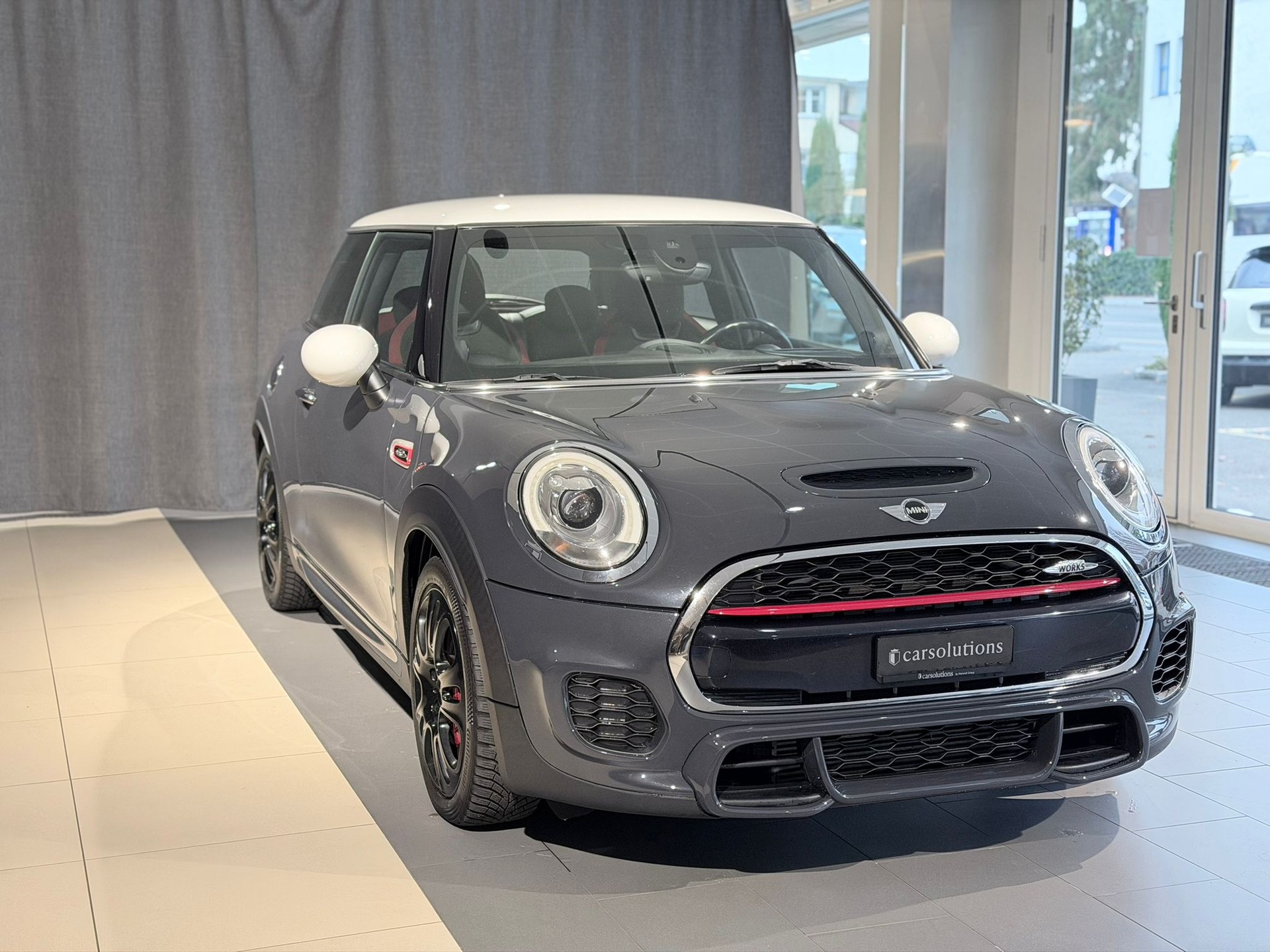 MINI Cooper John Cooper Works-showroom-element-1