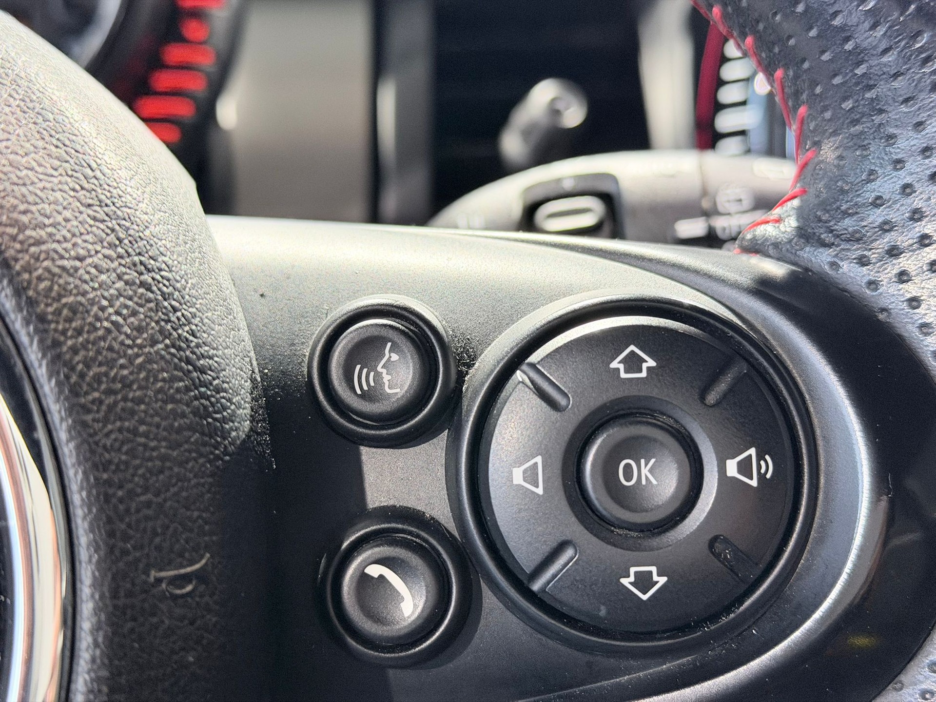 MINI Cooper John Cooper Works-image-9