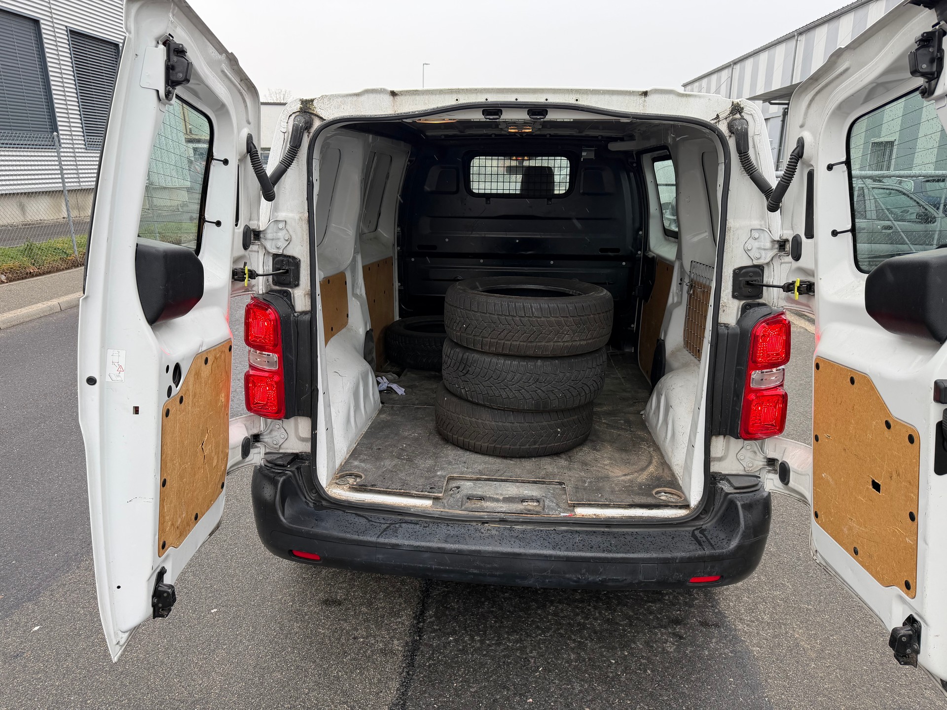 TOYOTA Proace 1.6D Panel Van L1 Terra-image-10