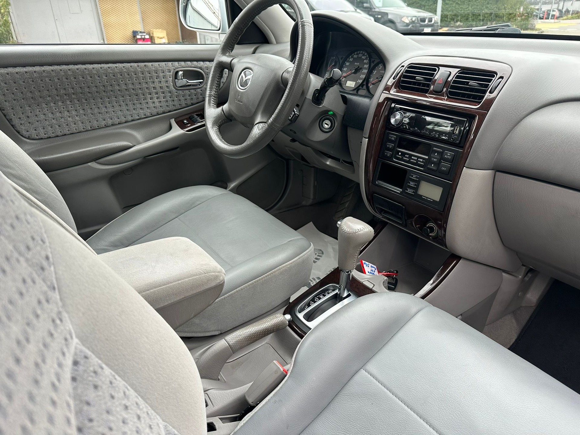 MAZDA 626 2.0i-16V HPV-image-15