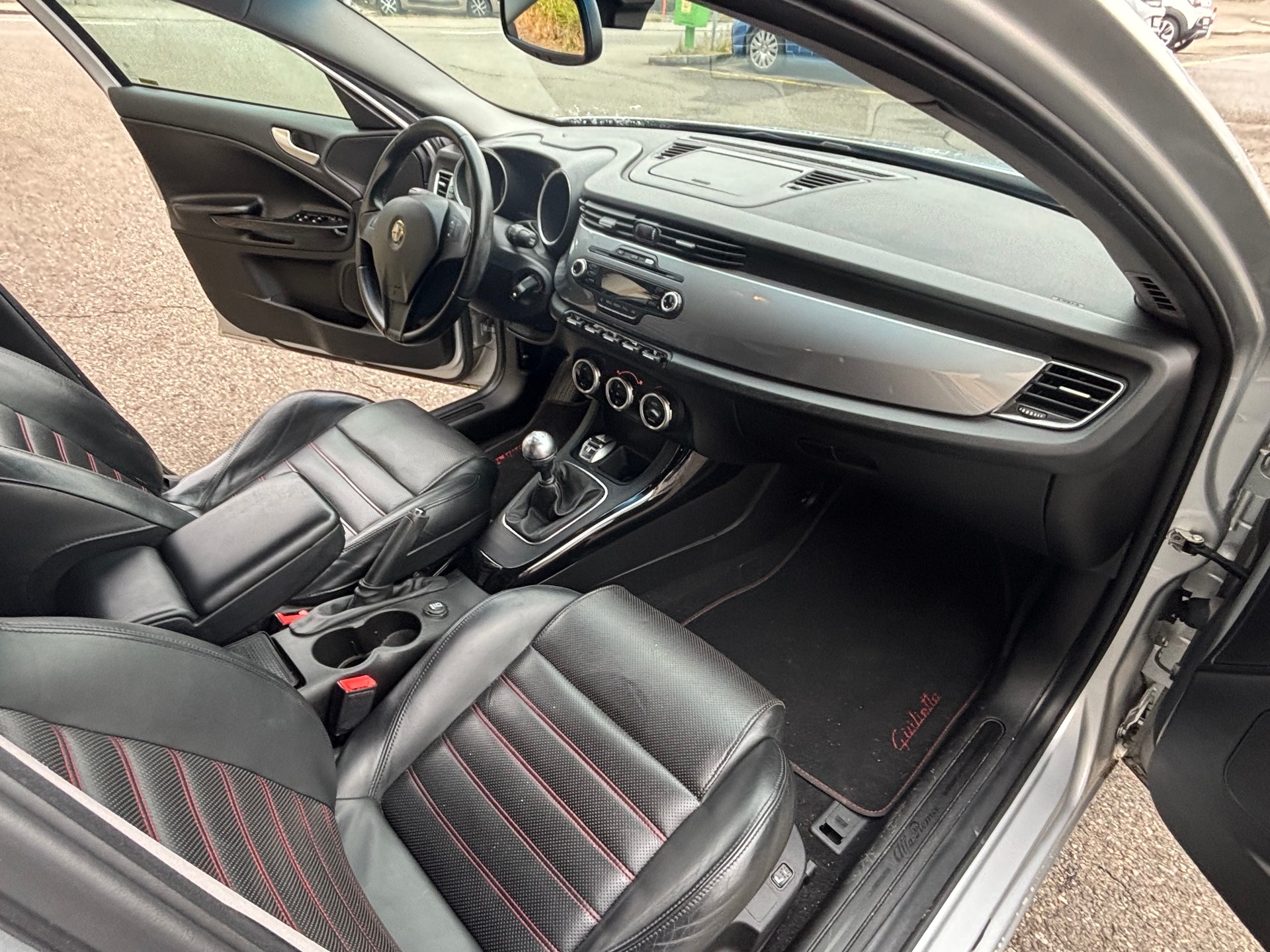 ALFA ROMEO Giulietta 1.4 T Distinctive-image-10