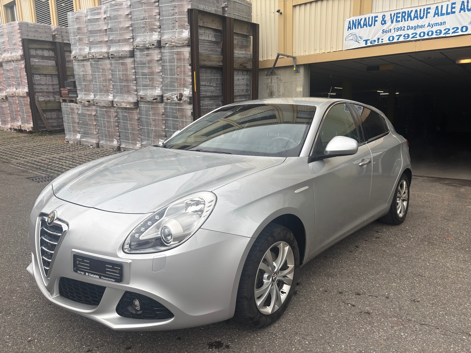 ALFA ROMEO Giulietta 1.4 T Distinctive-image-2