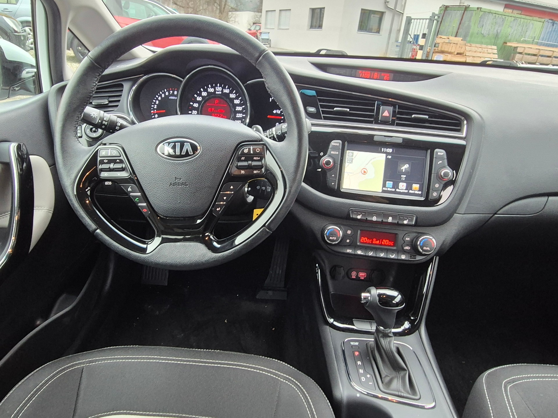 KIA Cee'd Sportswagon 1.6 GDi Swiss Champion DCT-image-11